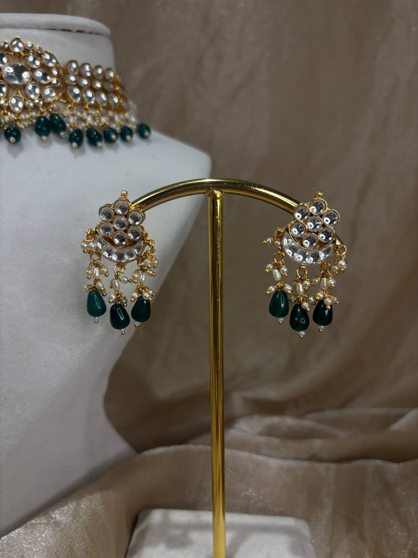 Emerald green choker