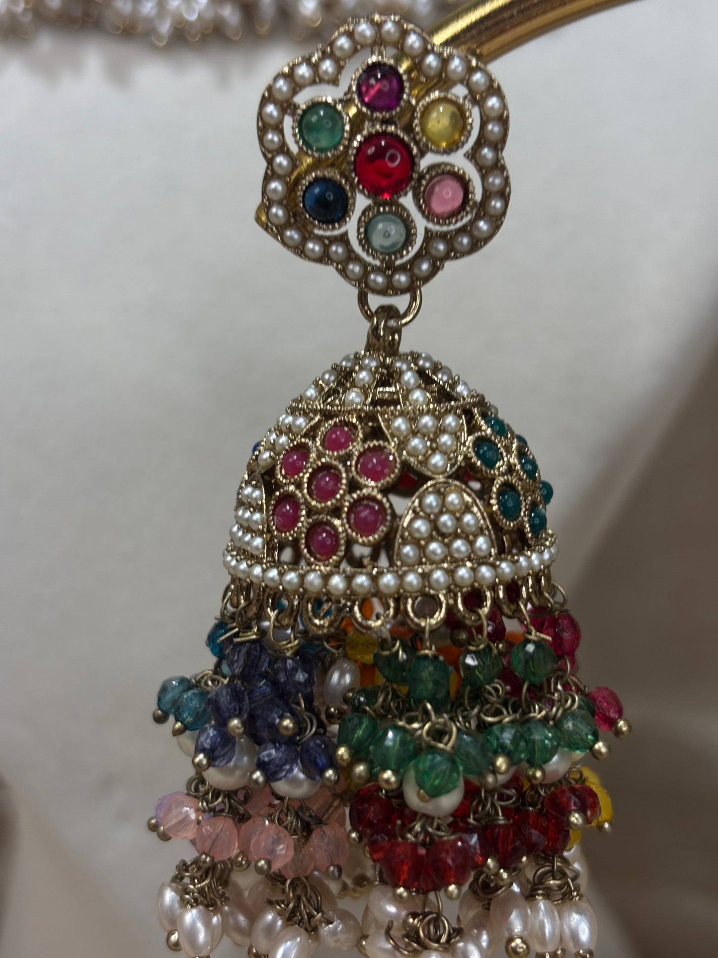 Multi-colour necklace set