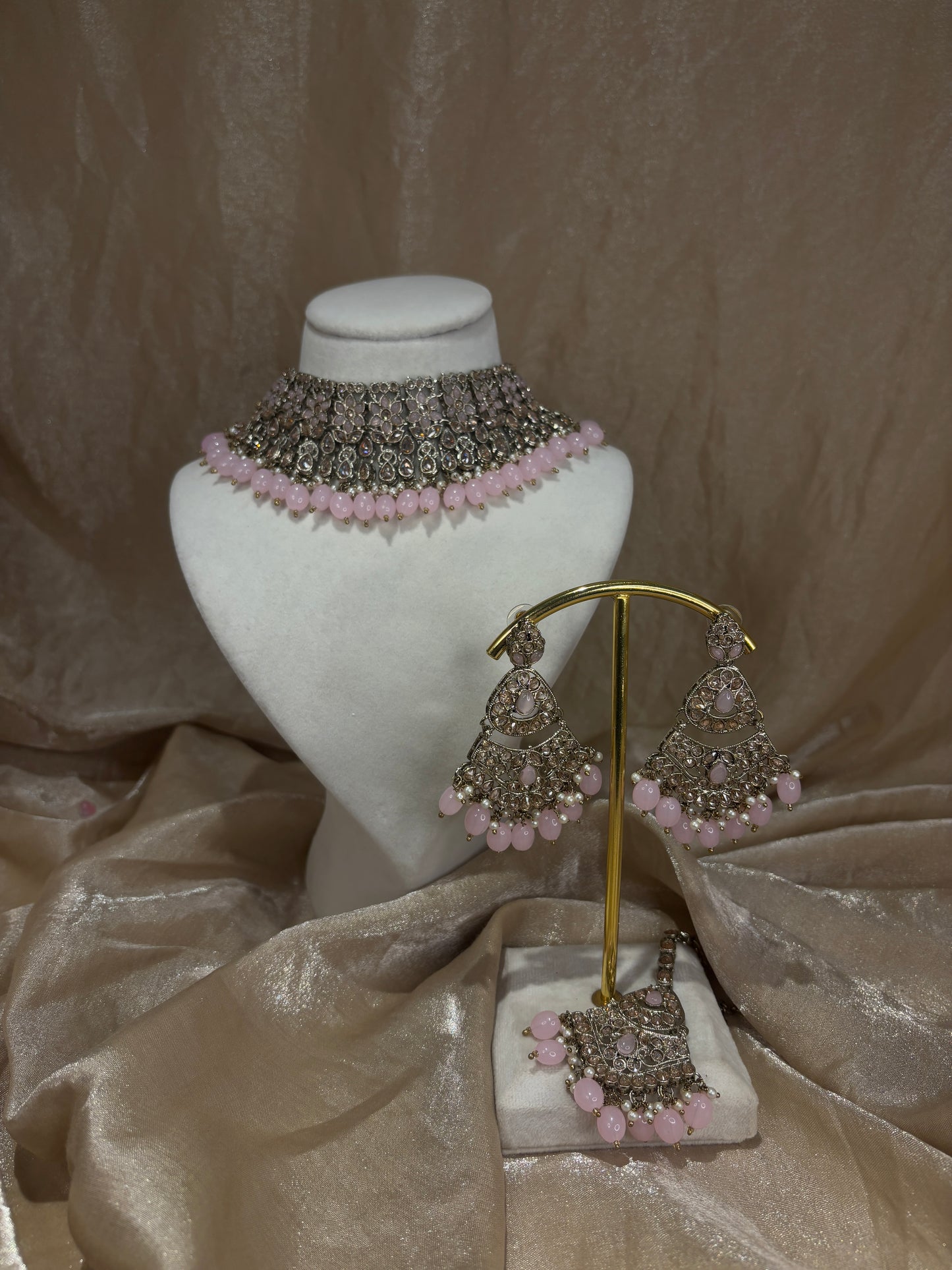 Baby pink choker set