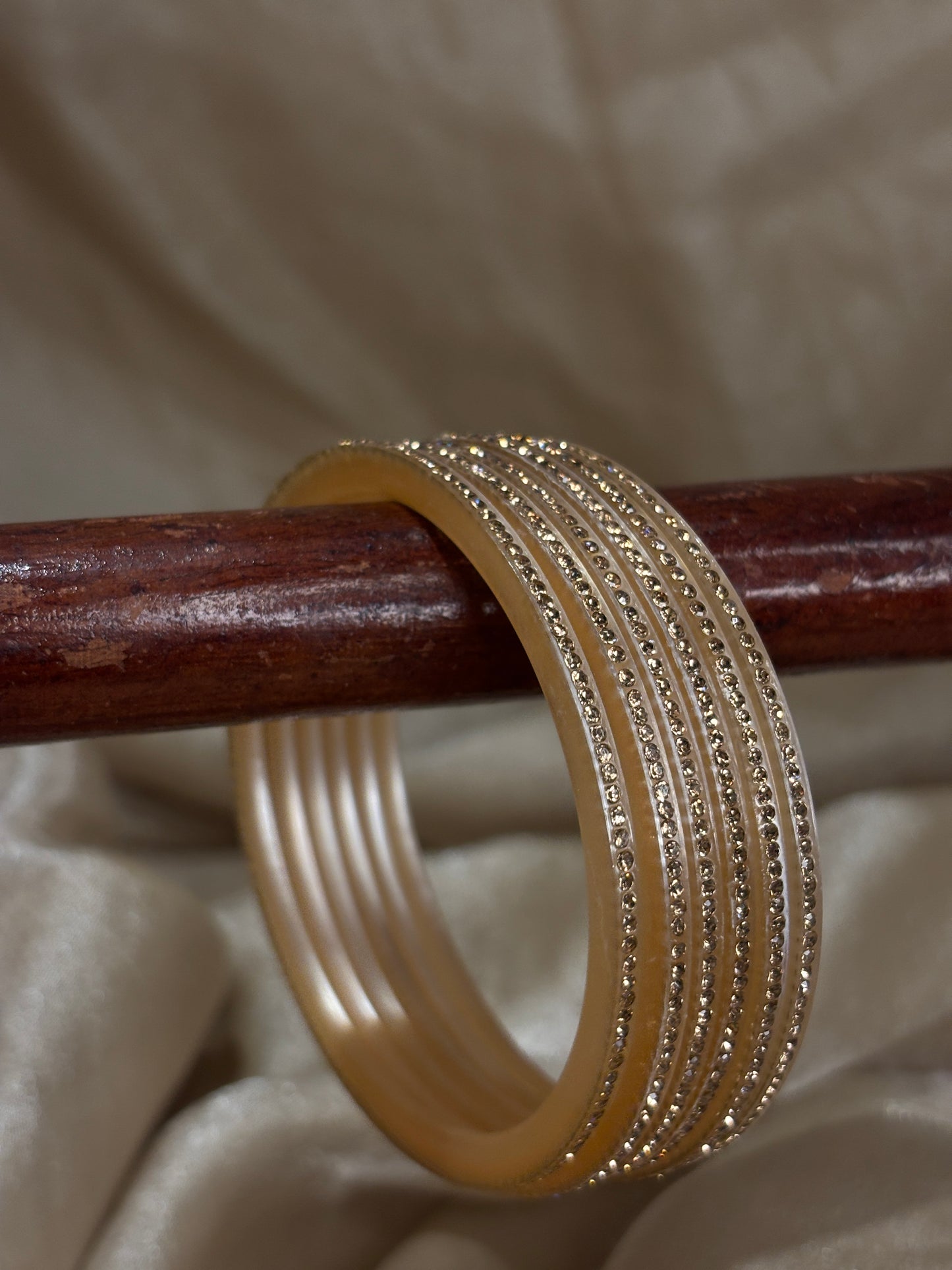 Filler bangle