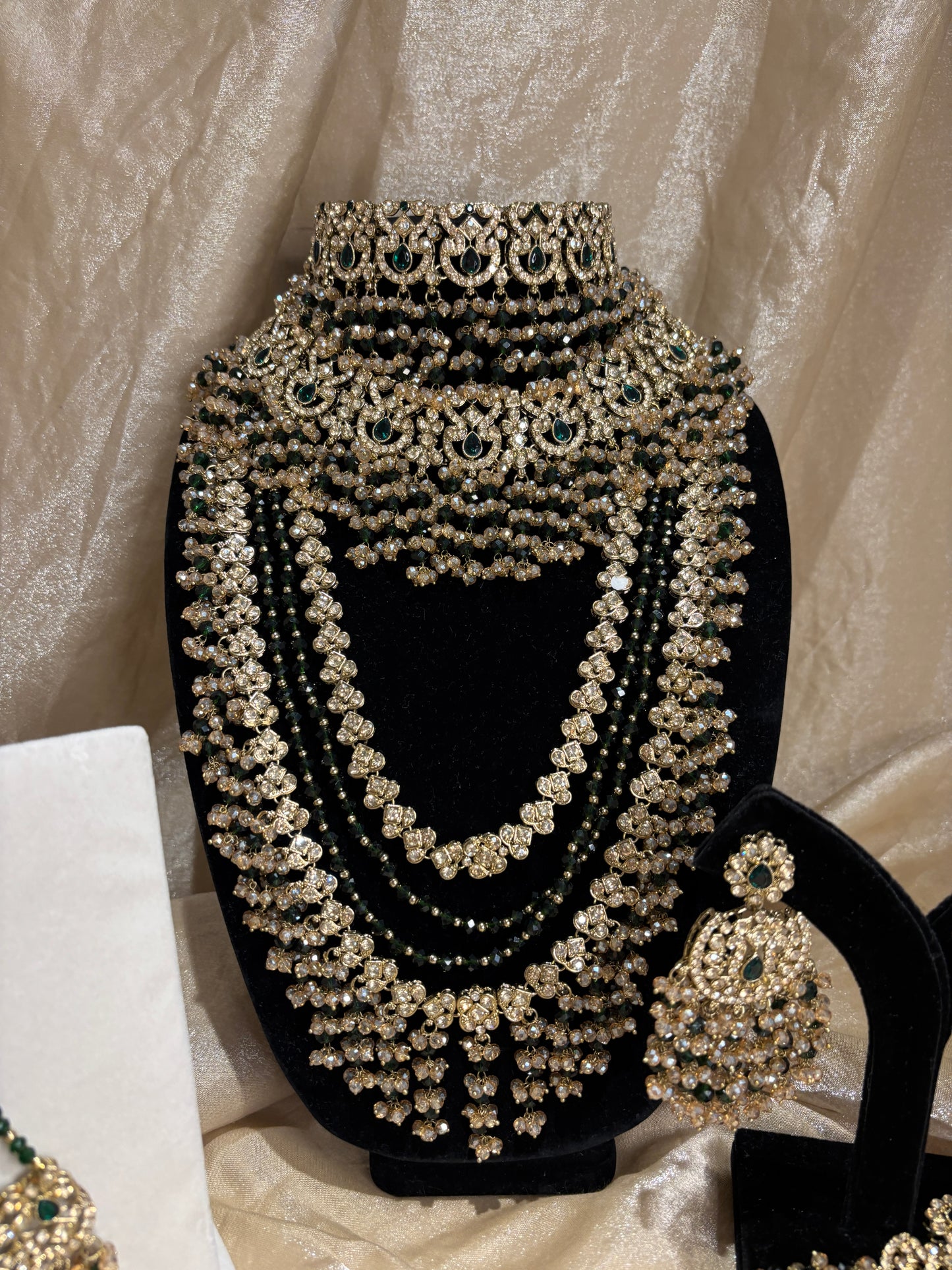 Heavy emerald green set