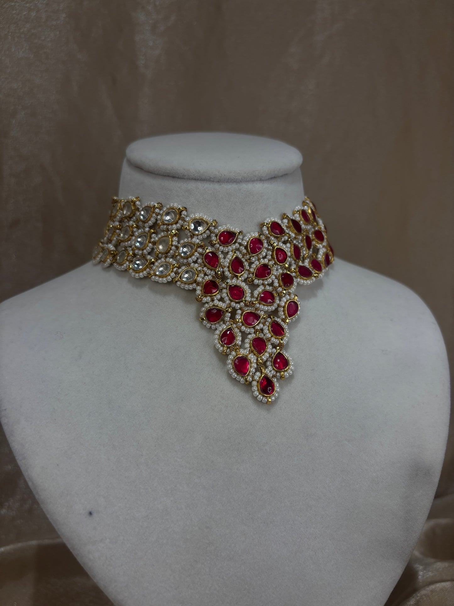 Red choker set
