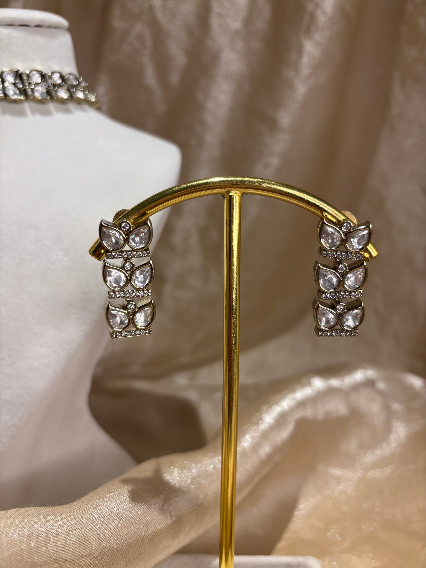 Tiyani kundan choker