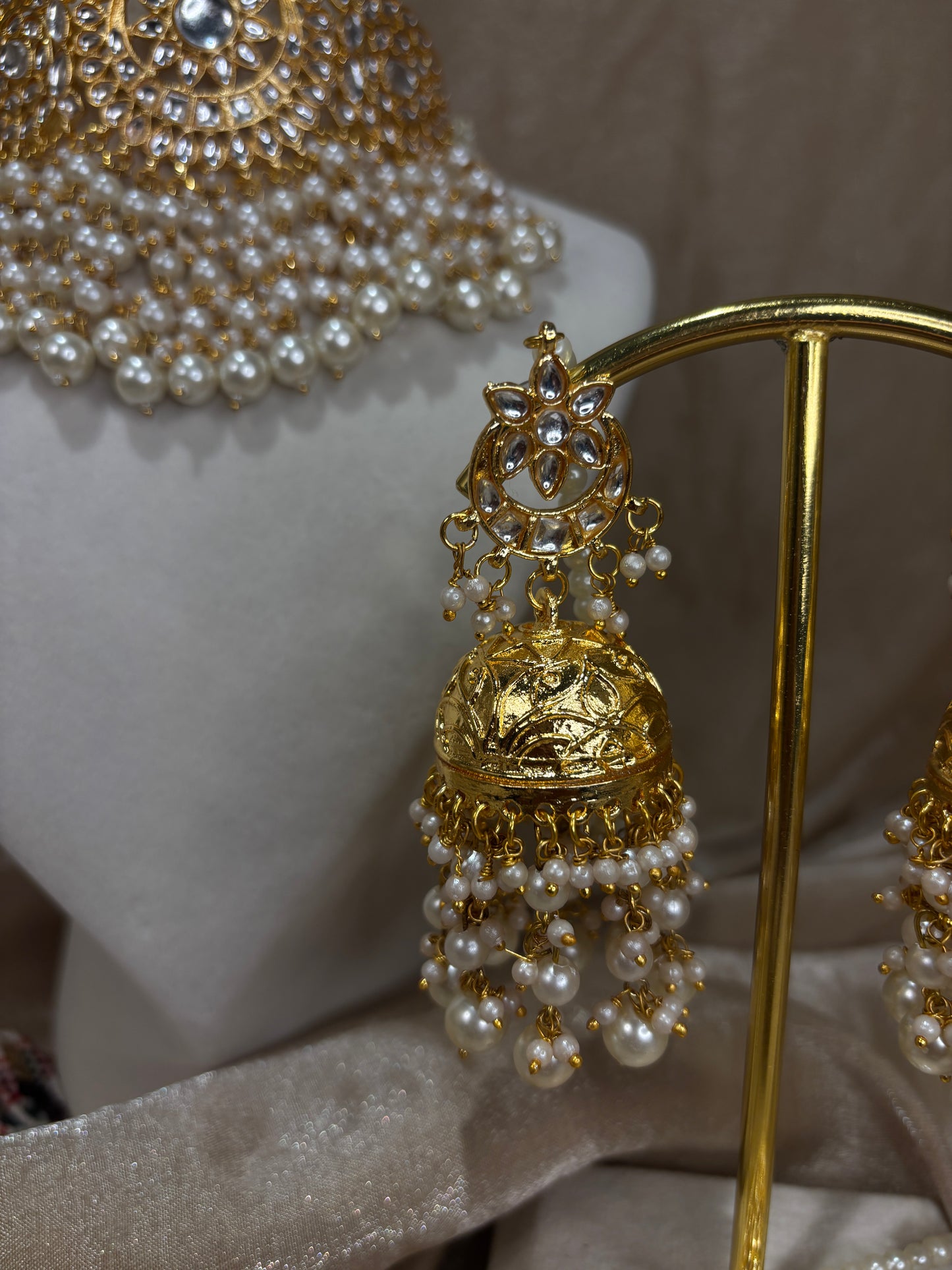 Gold kundan choker set