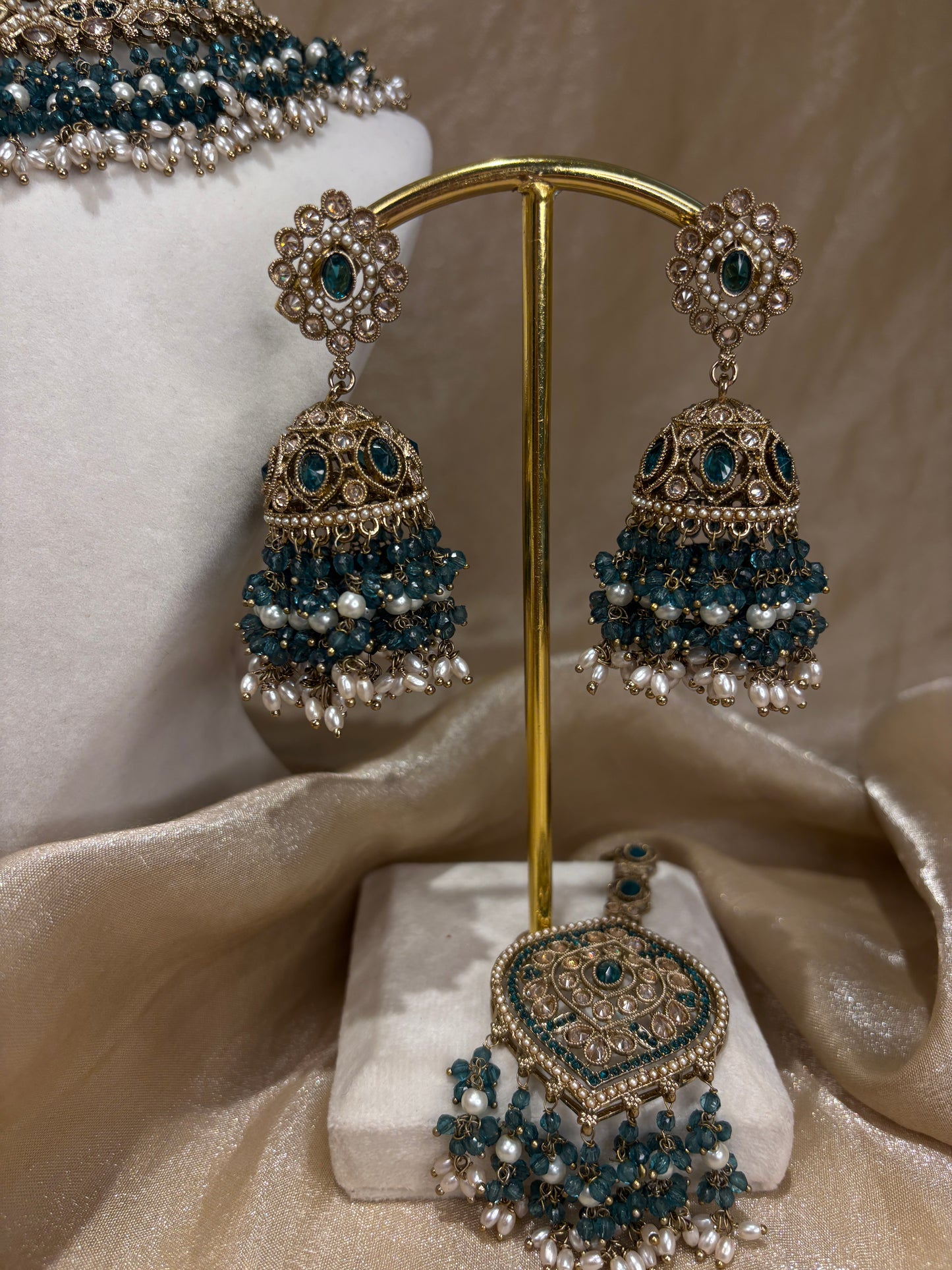 Teal necklace set