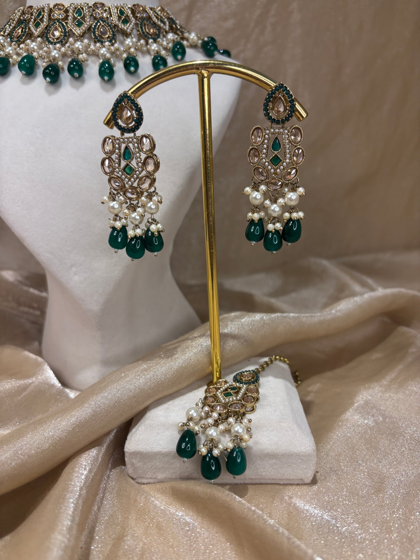 Emearld green choker set