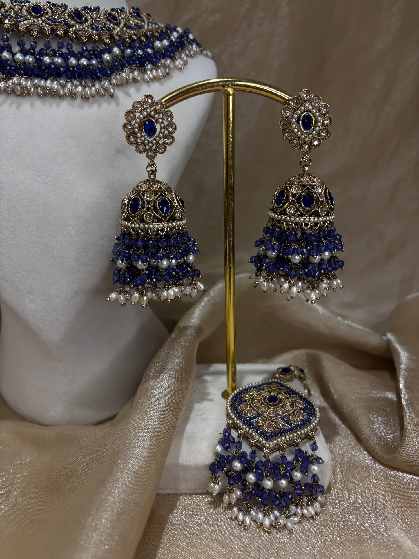 Royal blue necklace set