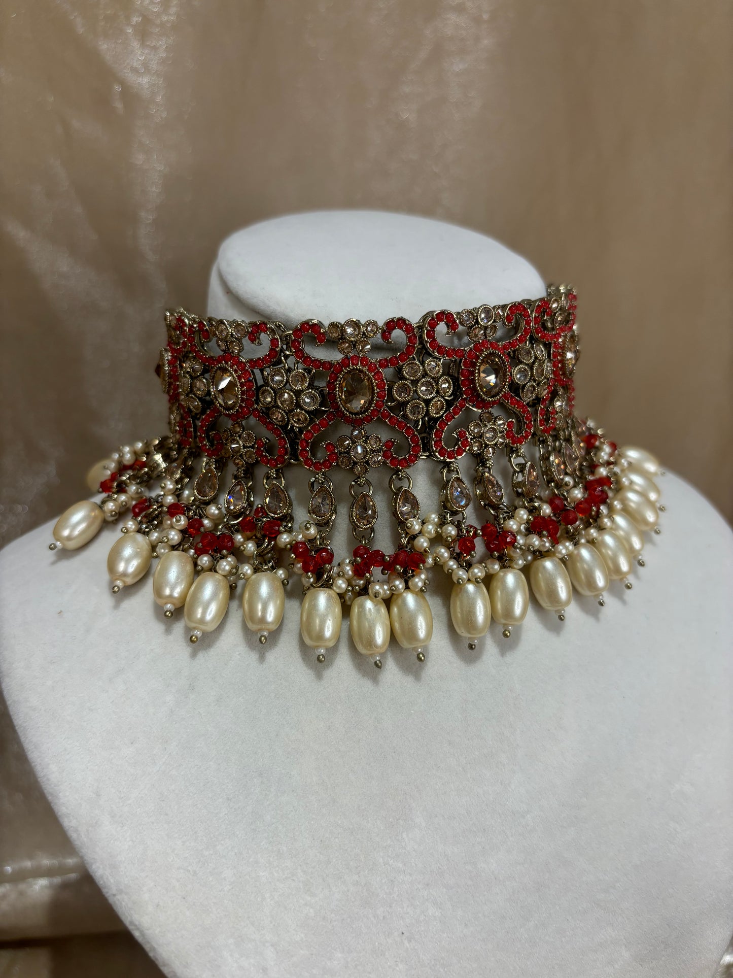 Red choker set