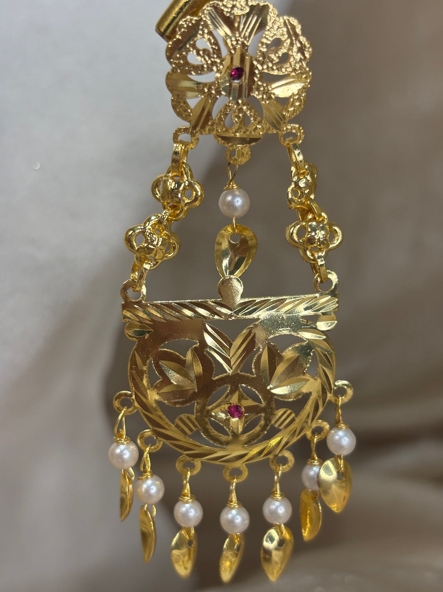 Traditional jadau necklace set