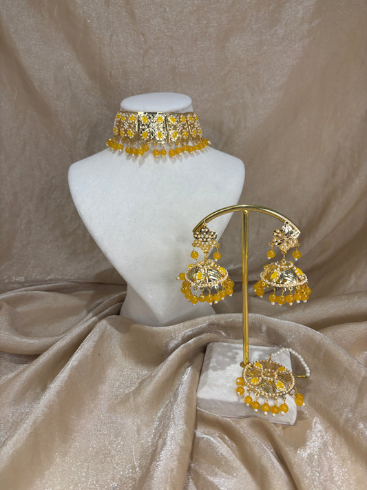 Yellow jadau choker set