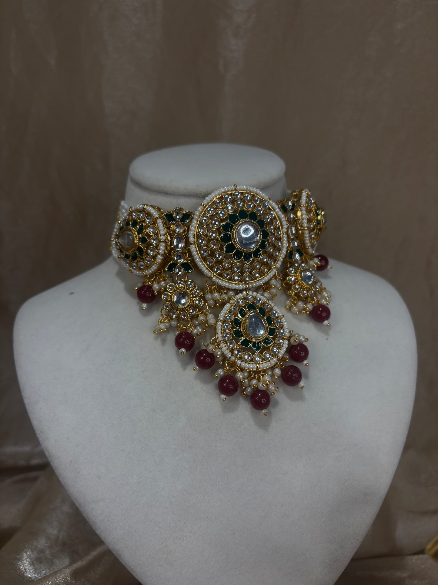 Maroon choker set