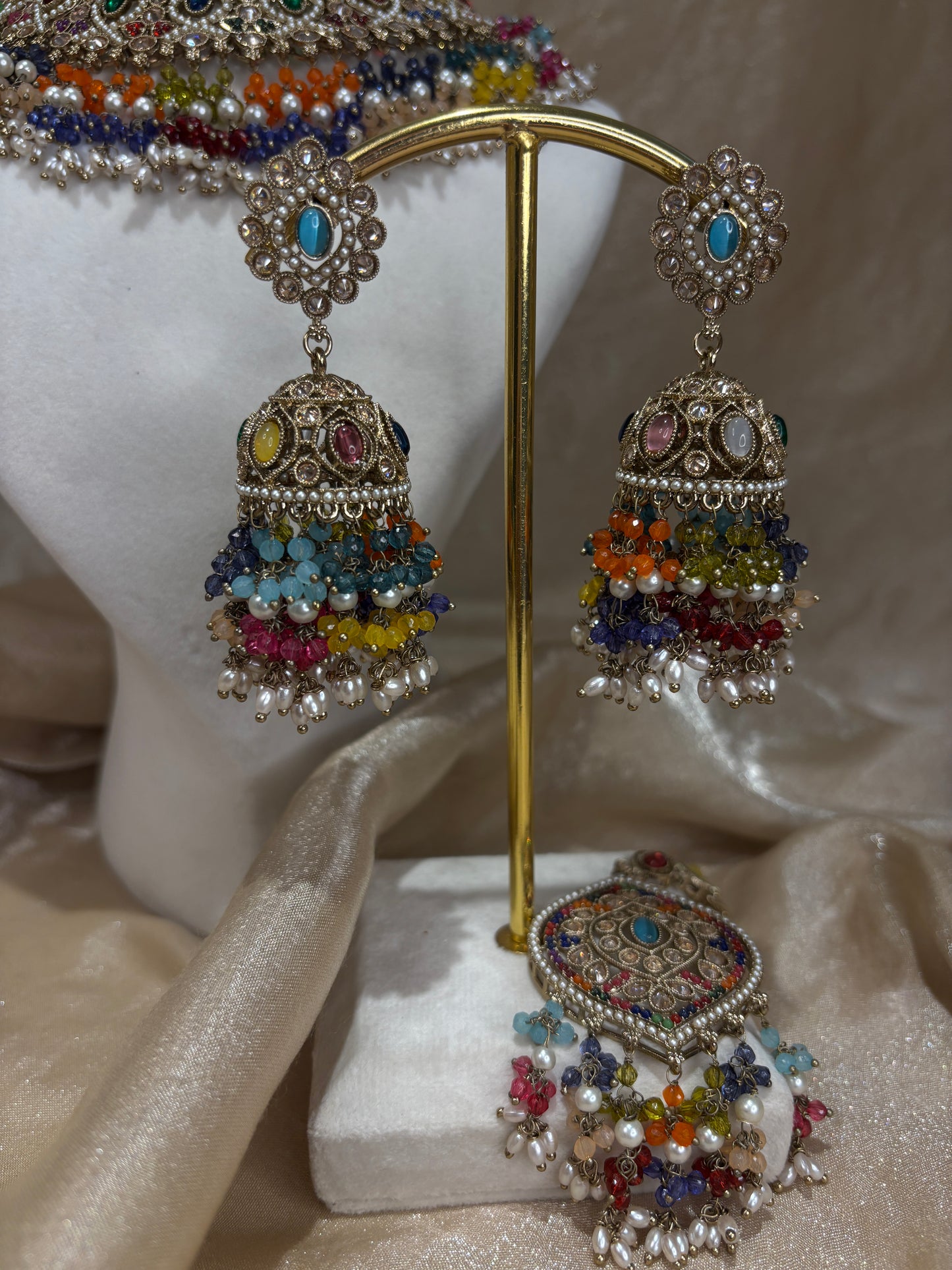 Heavy multi-colour necklace set