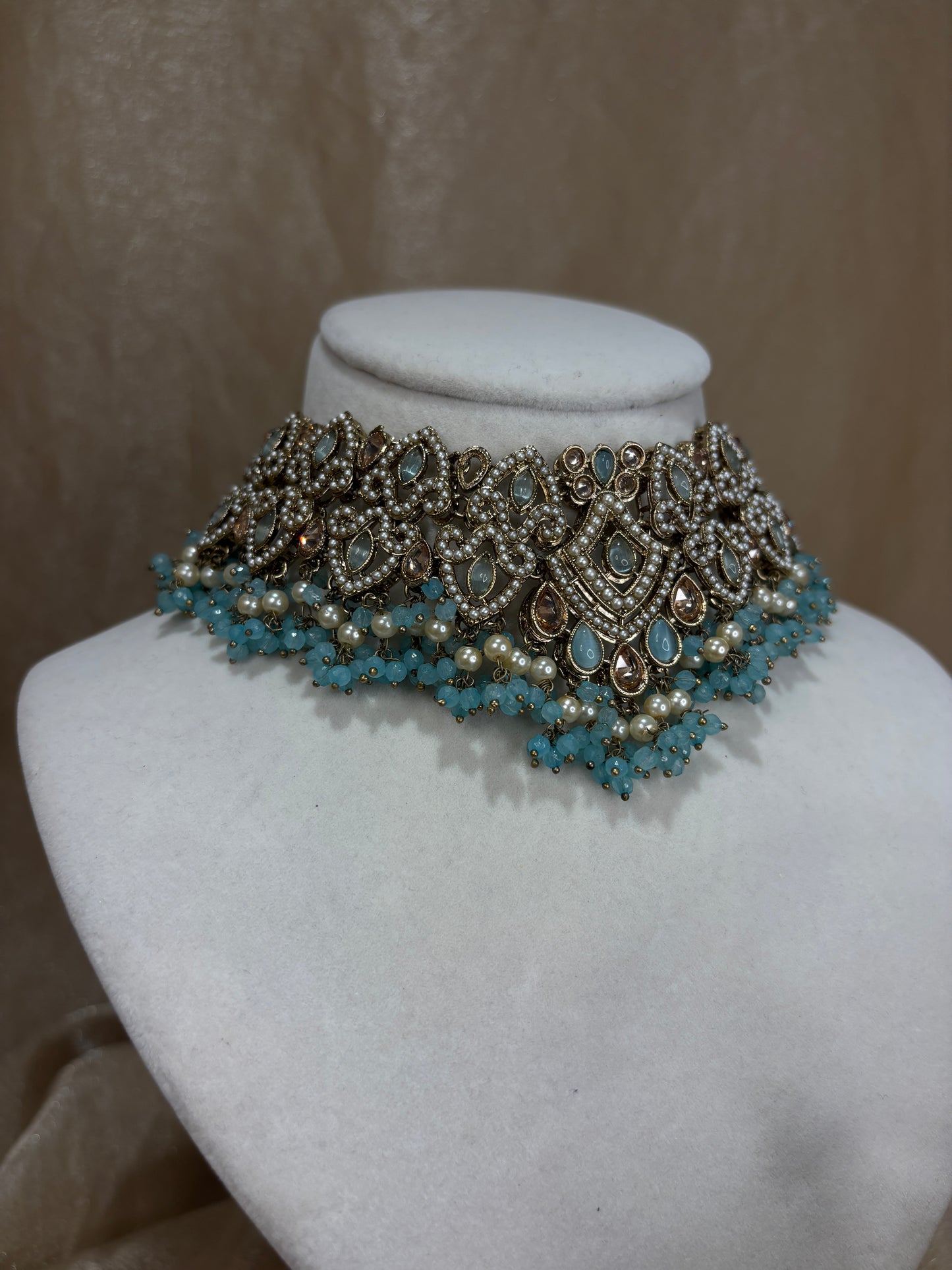 Heavy light blue choker set