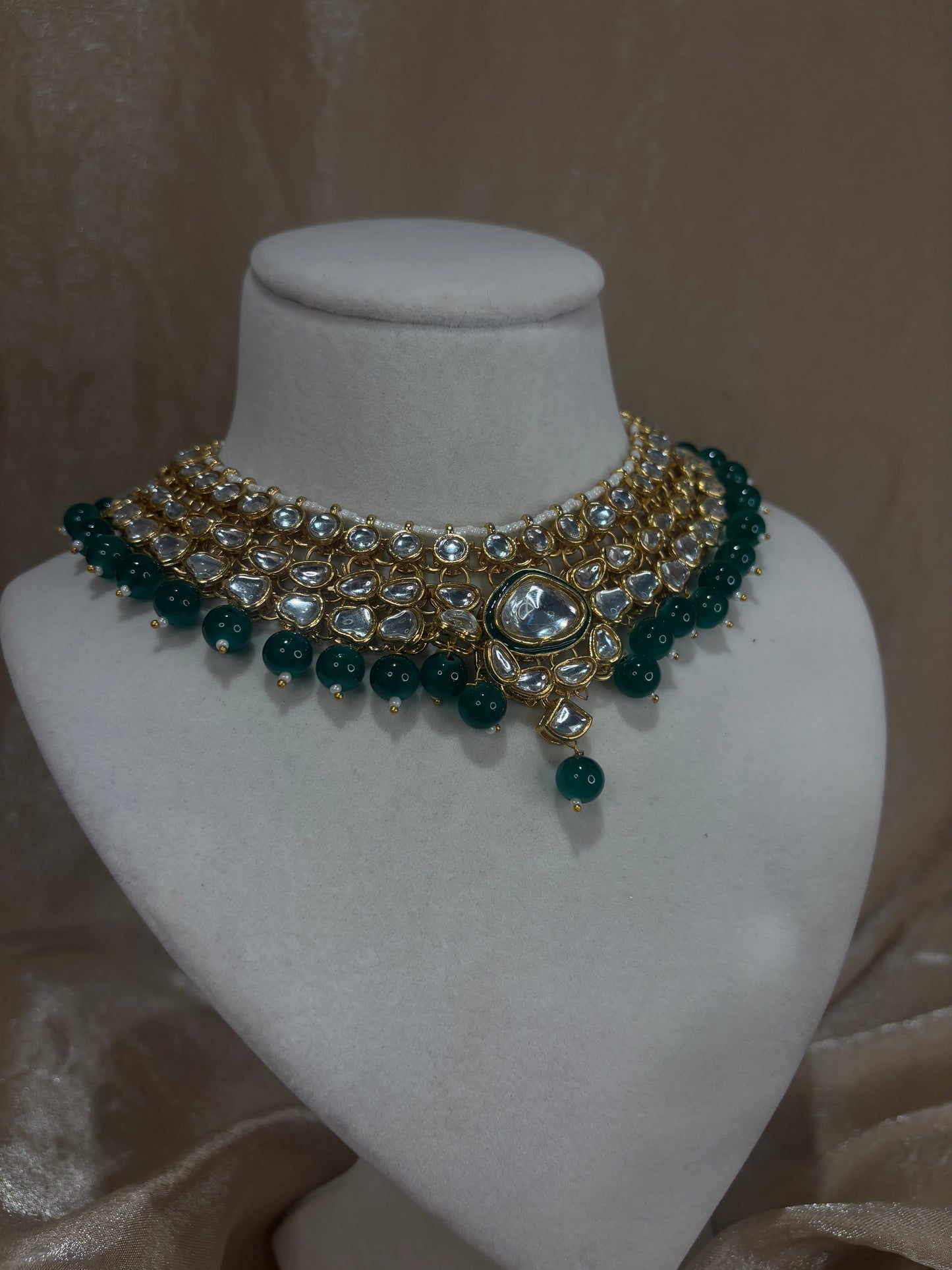 Emearld green necklace set