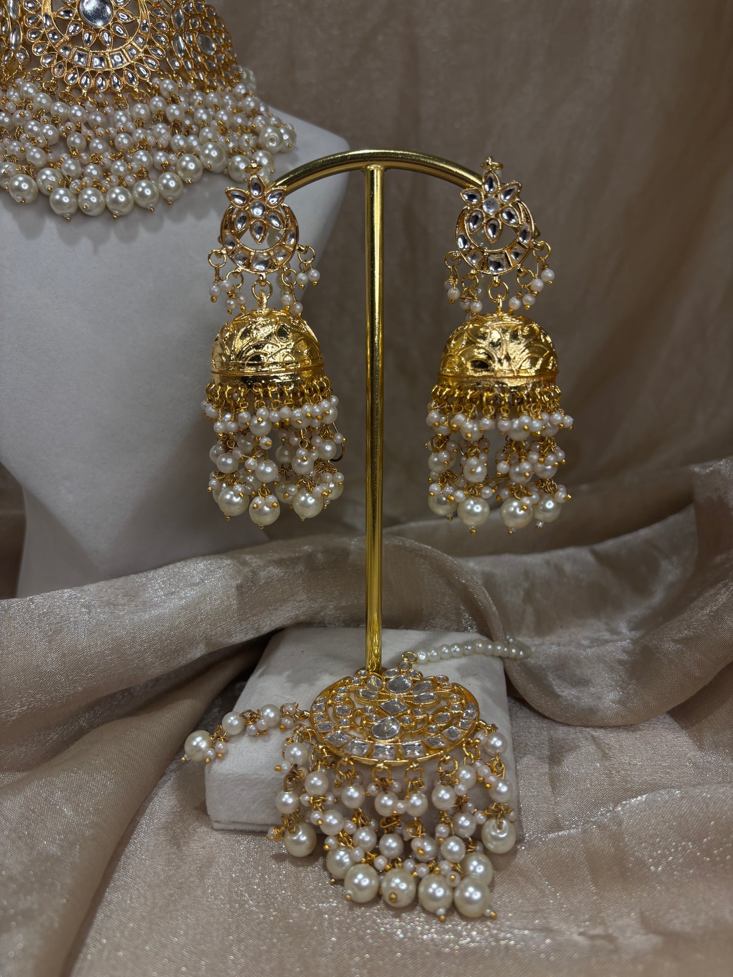 Gold kundan choker set