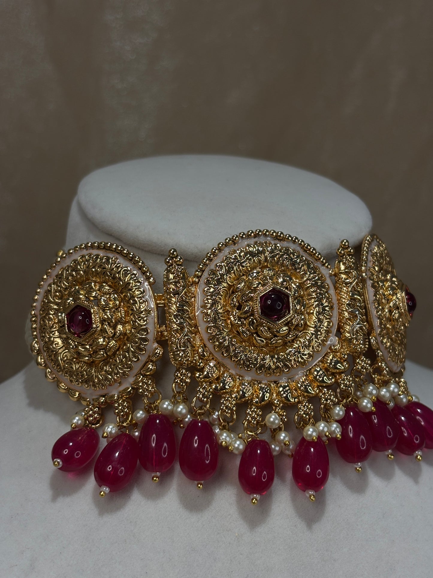 Maroon antique gold choker set