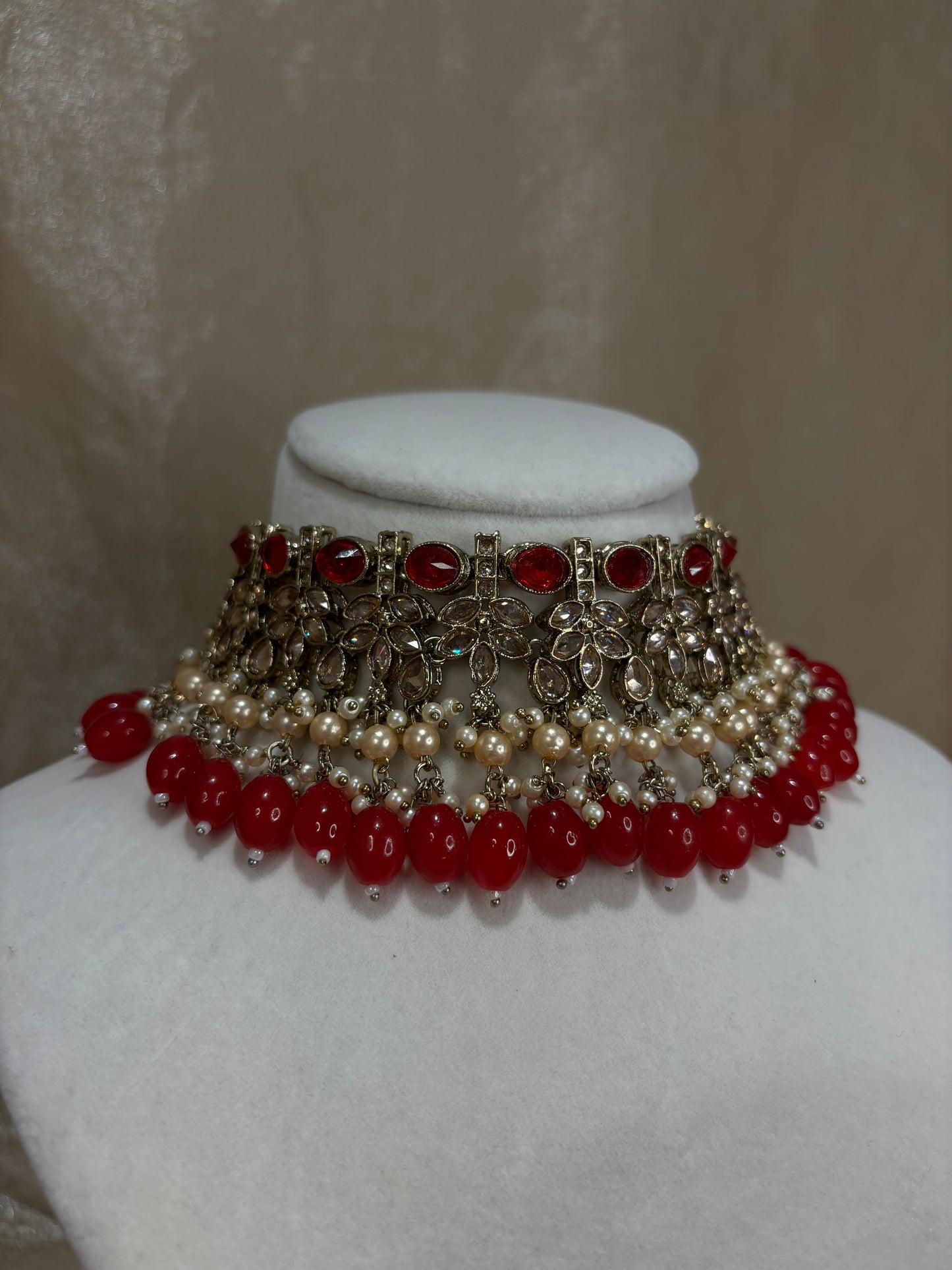 Red choker set