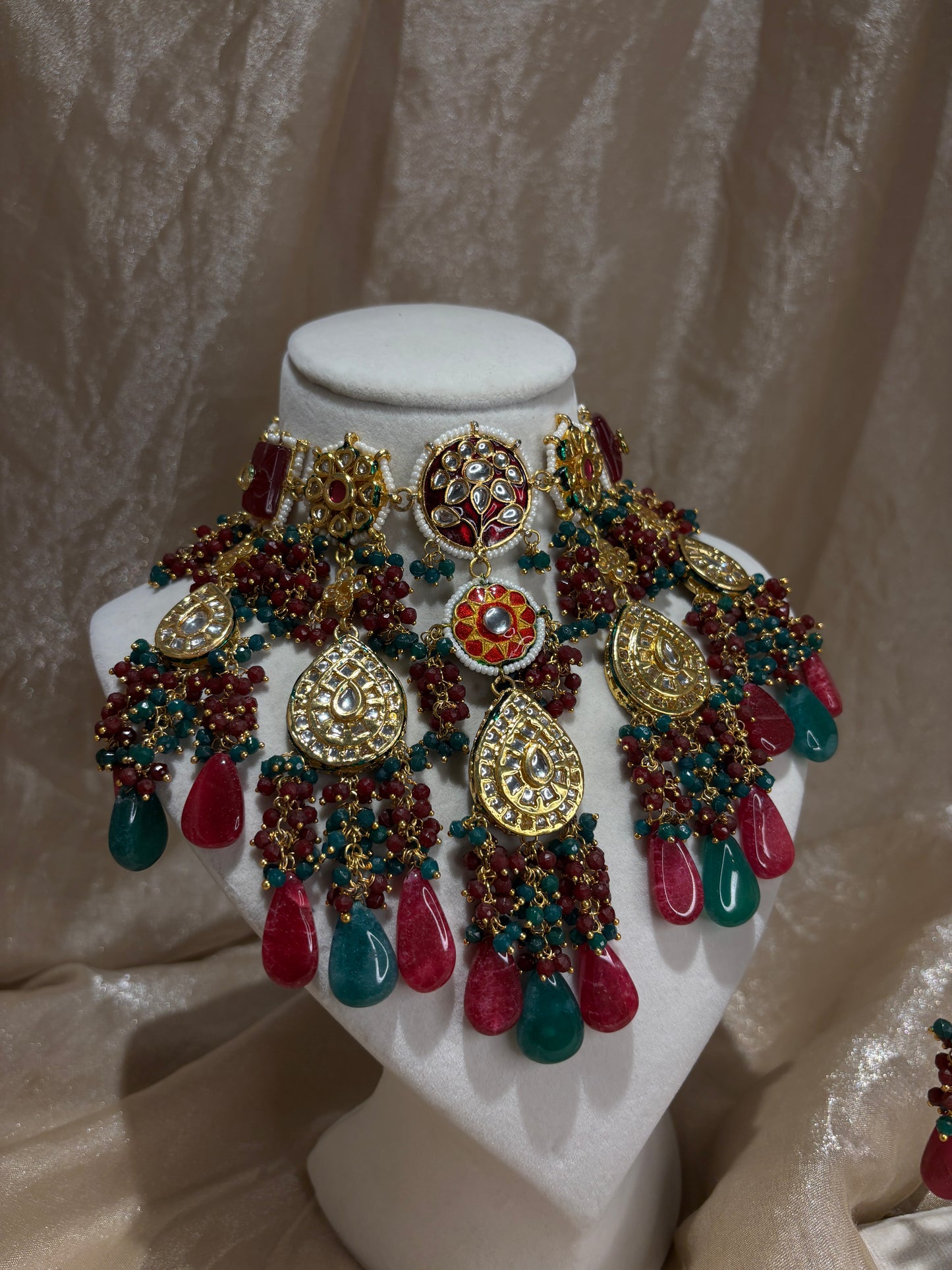 Maroon and green choker set