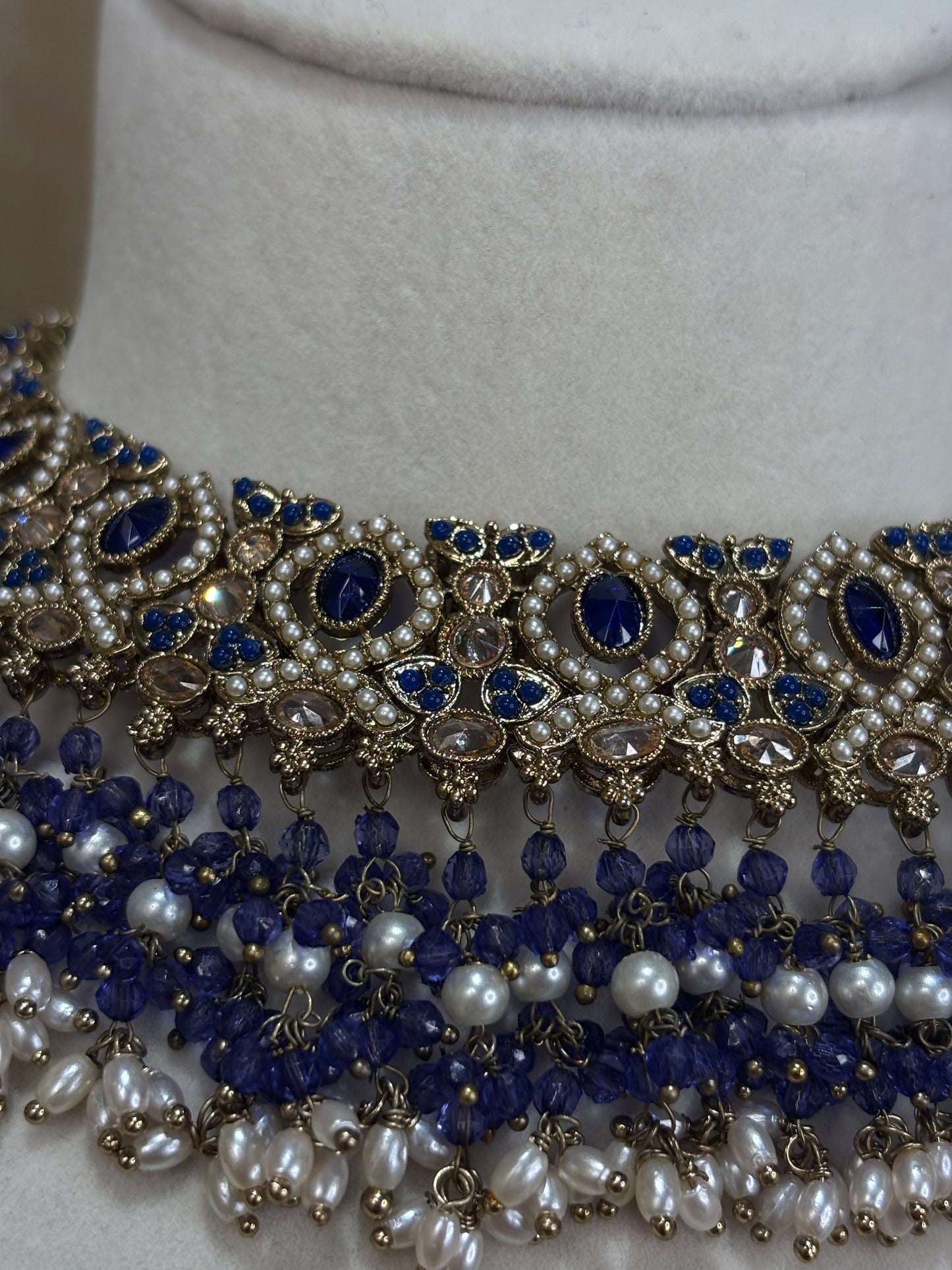 Royal blue necklace set