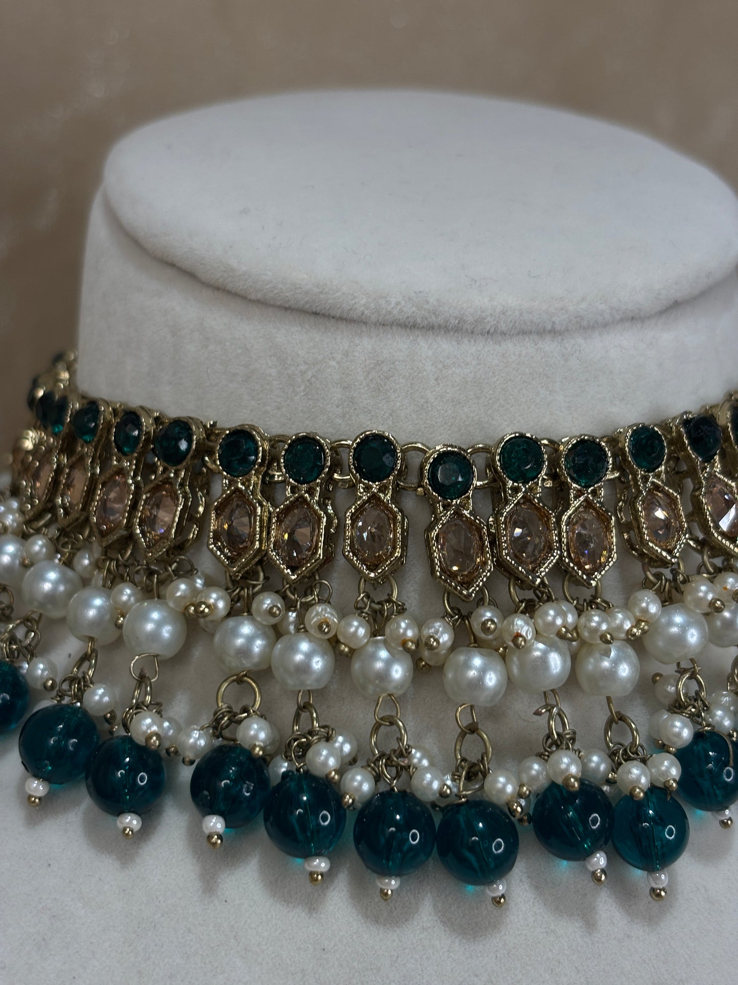 Emerald green choker set