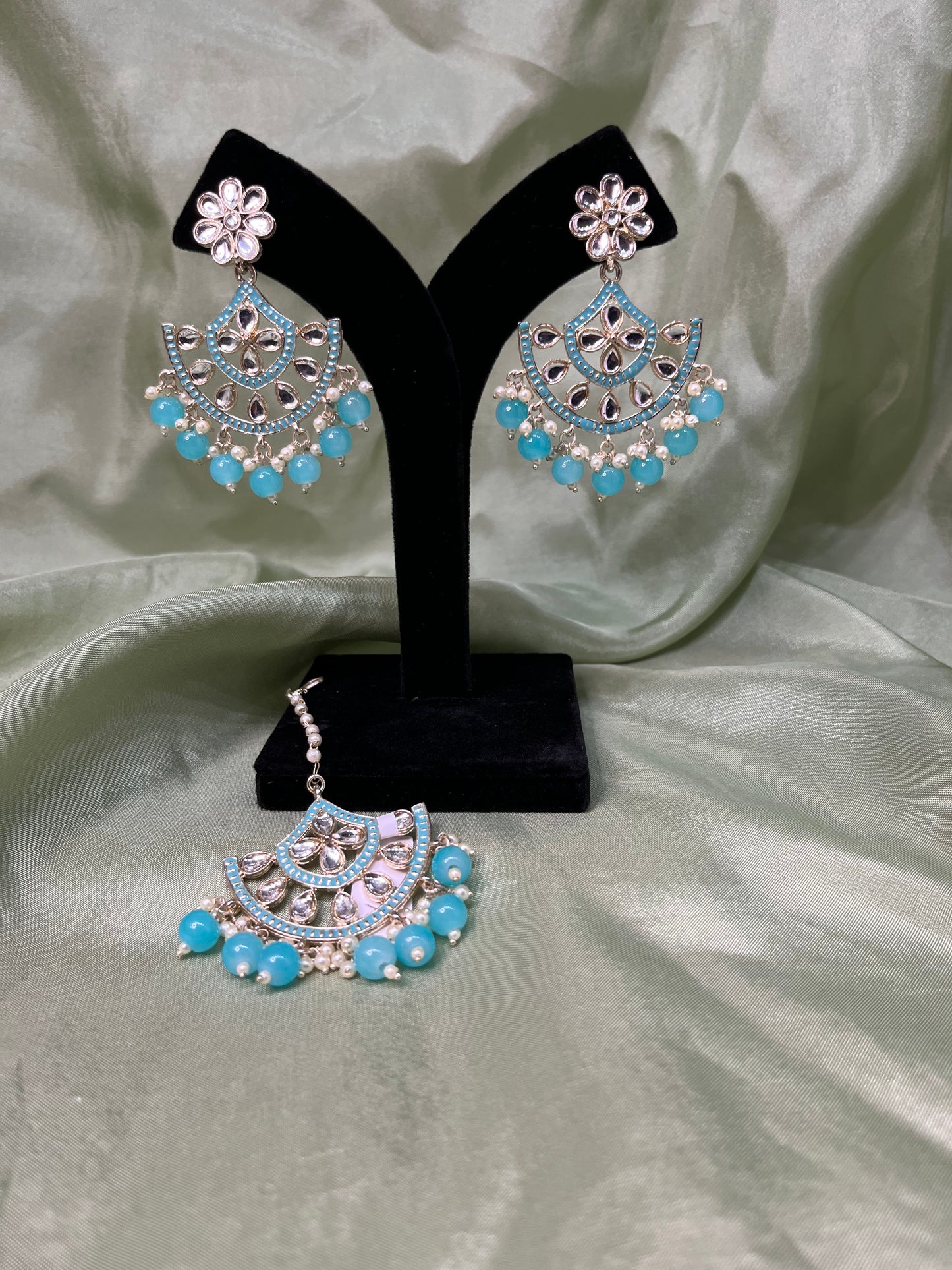 Light blue earring/tikka set