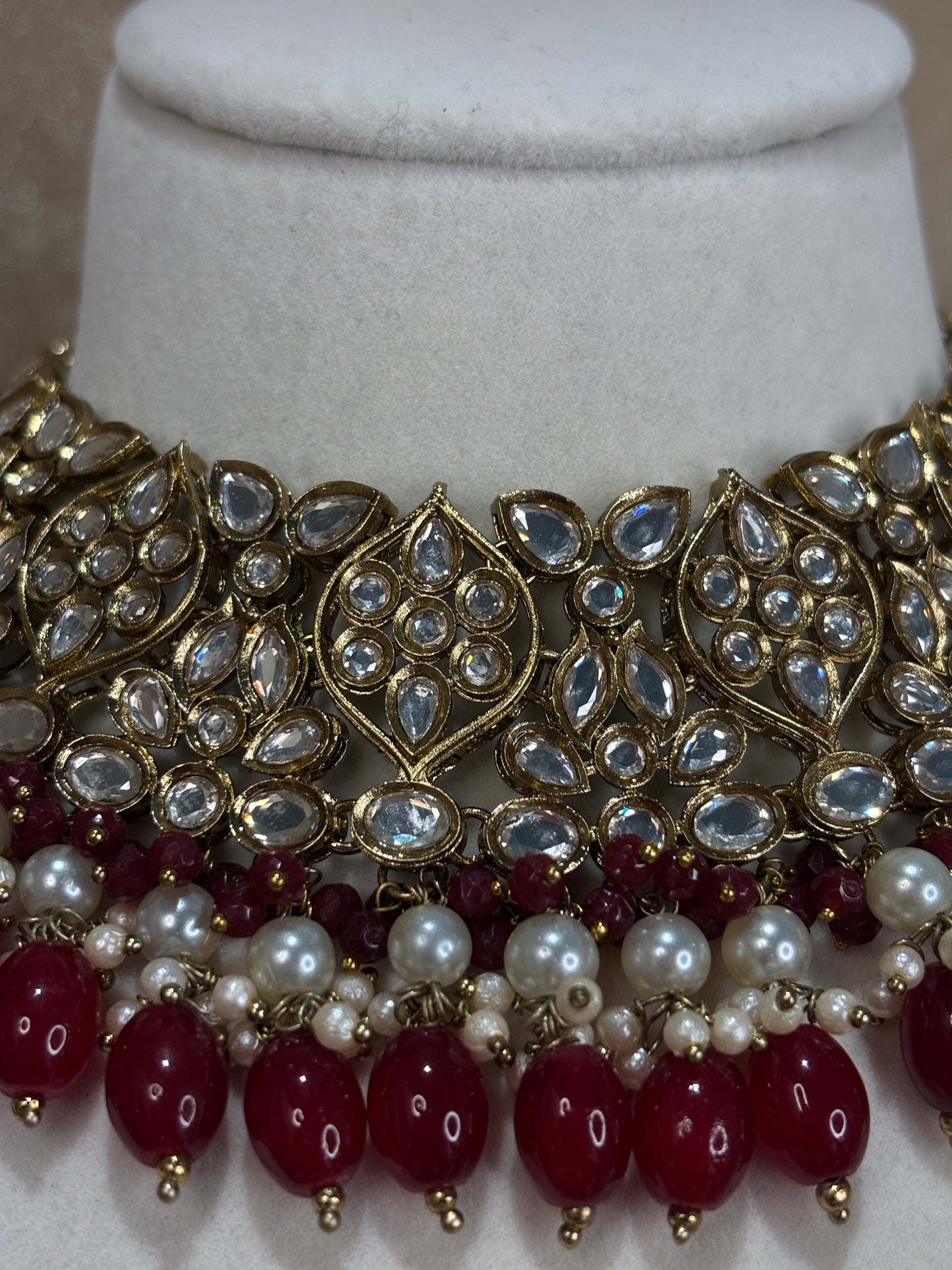 Red choker set