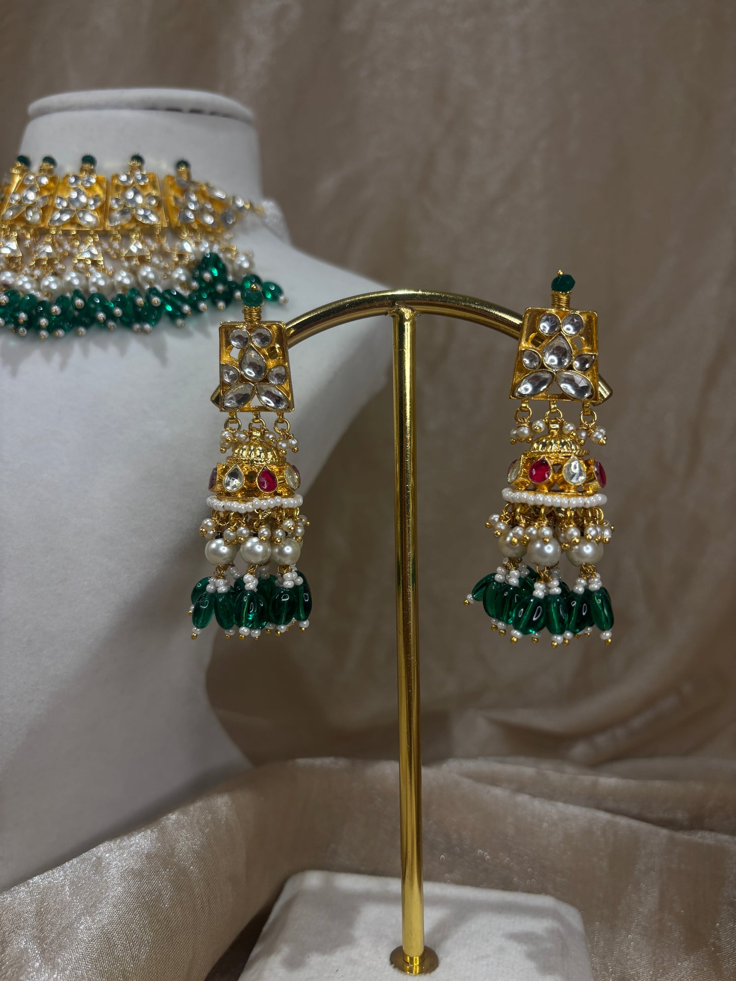 Emerald green choker