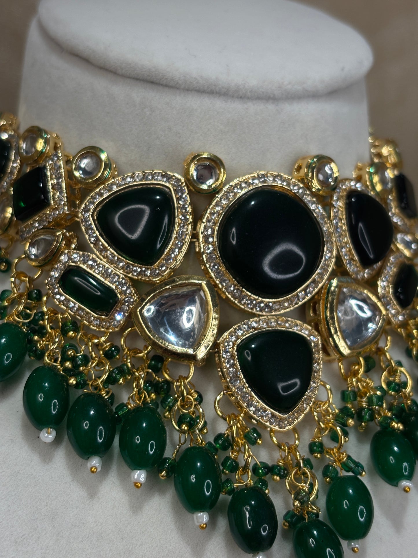 Emerald green Mona Lisa choker set