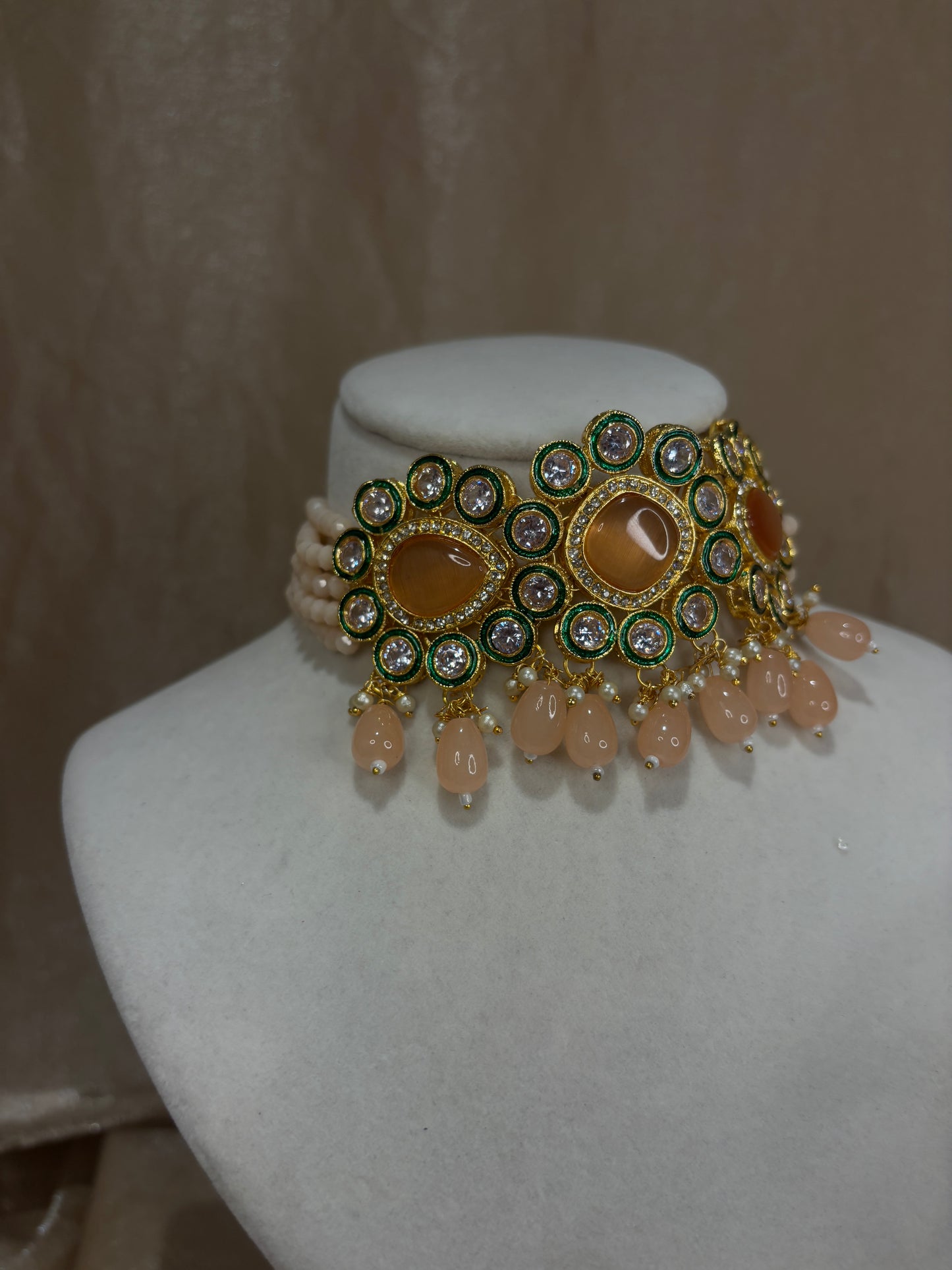 Peach choker set