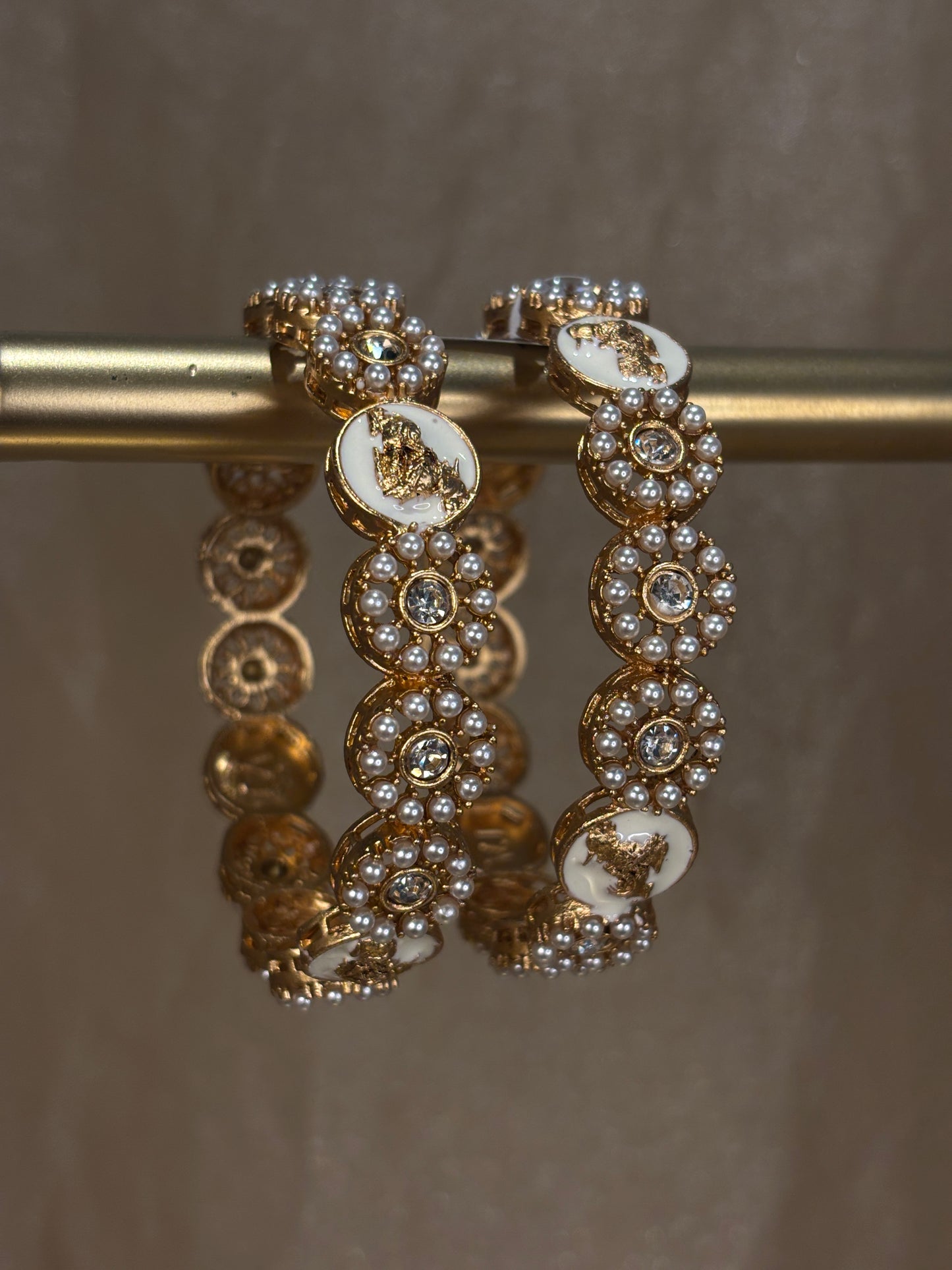 Yellow gold pearl kare
