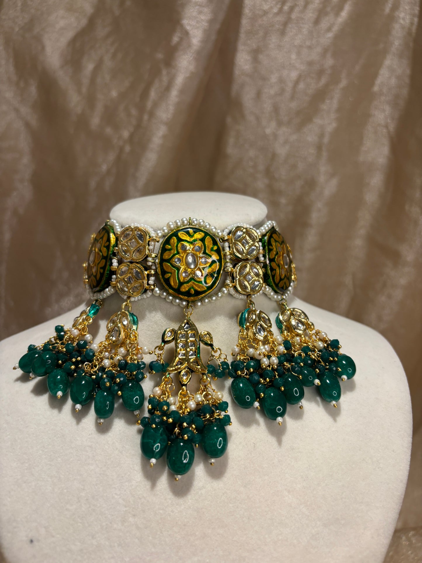 Emerald green choker set