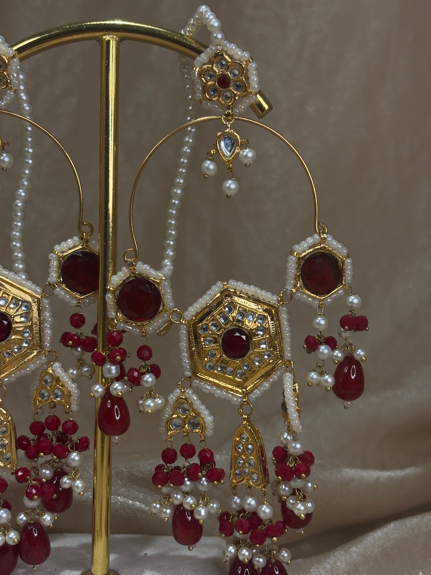 Maroon thappa kundan earring/tikka set
