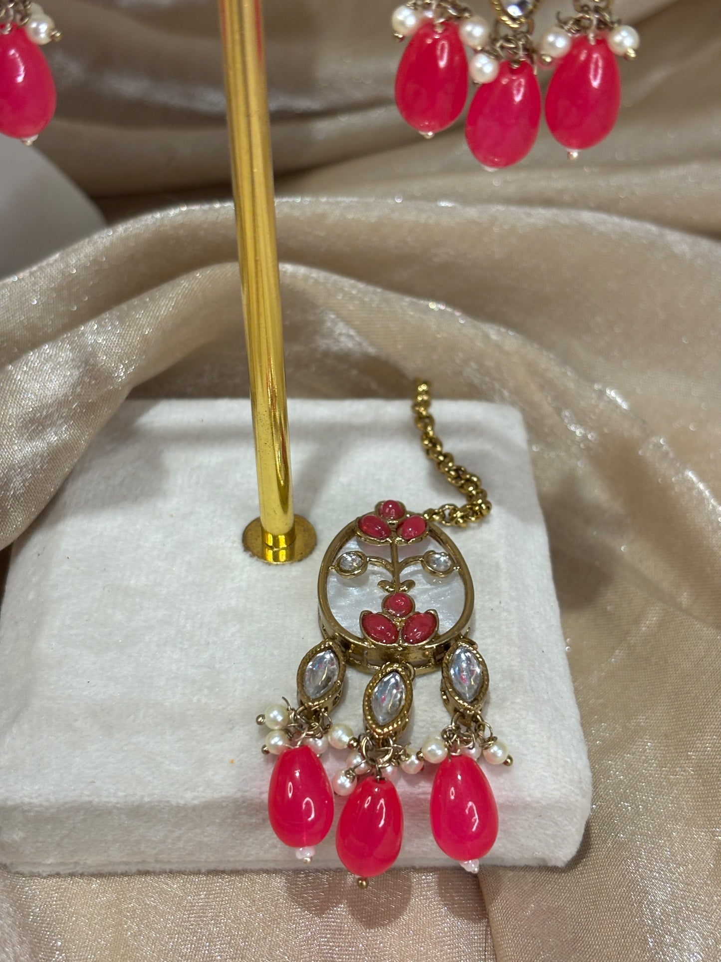 Hot pink mother of pearl choker set