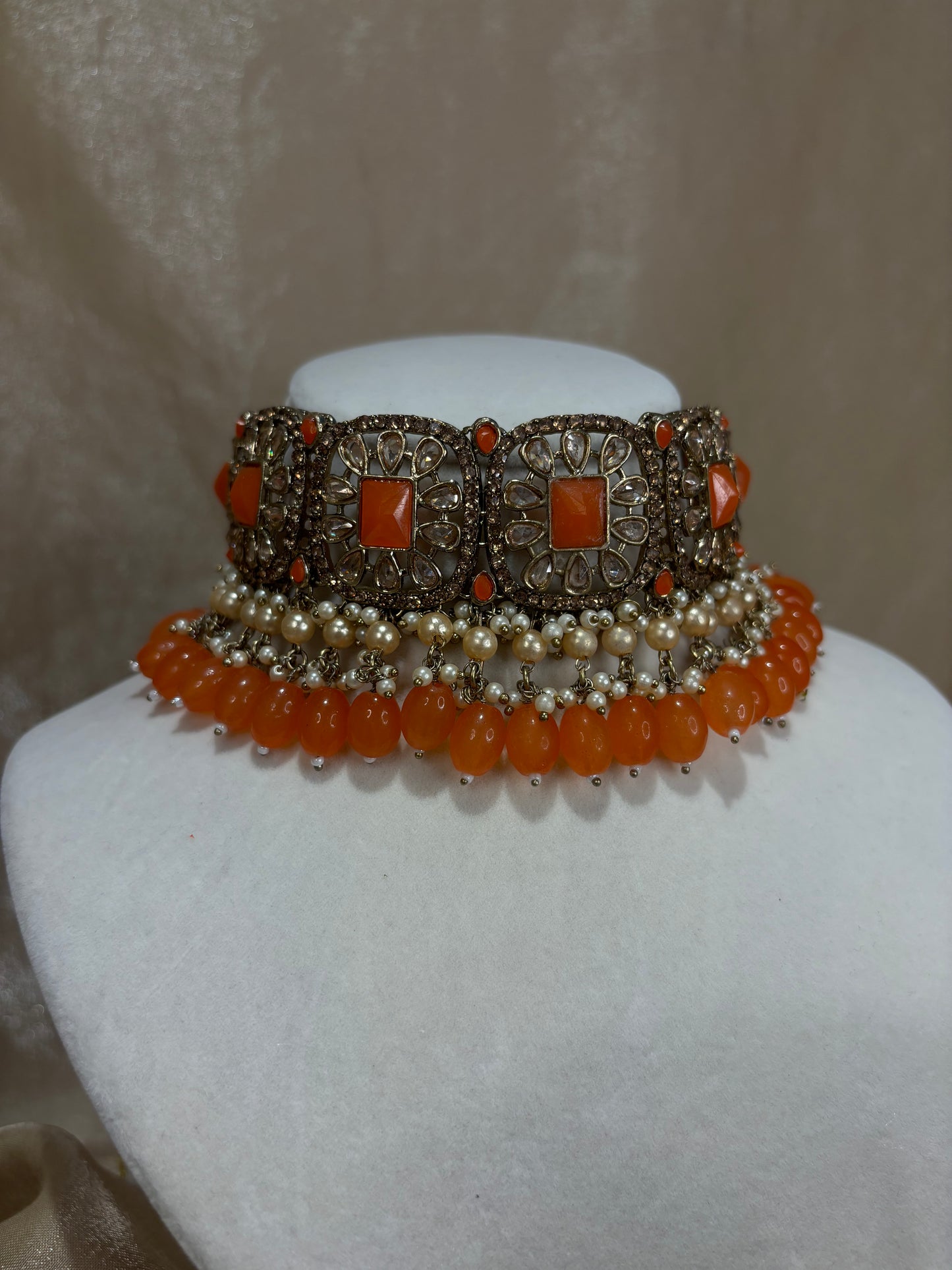 Orange choker set