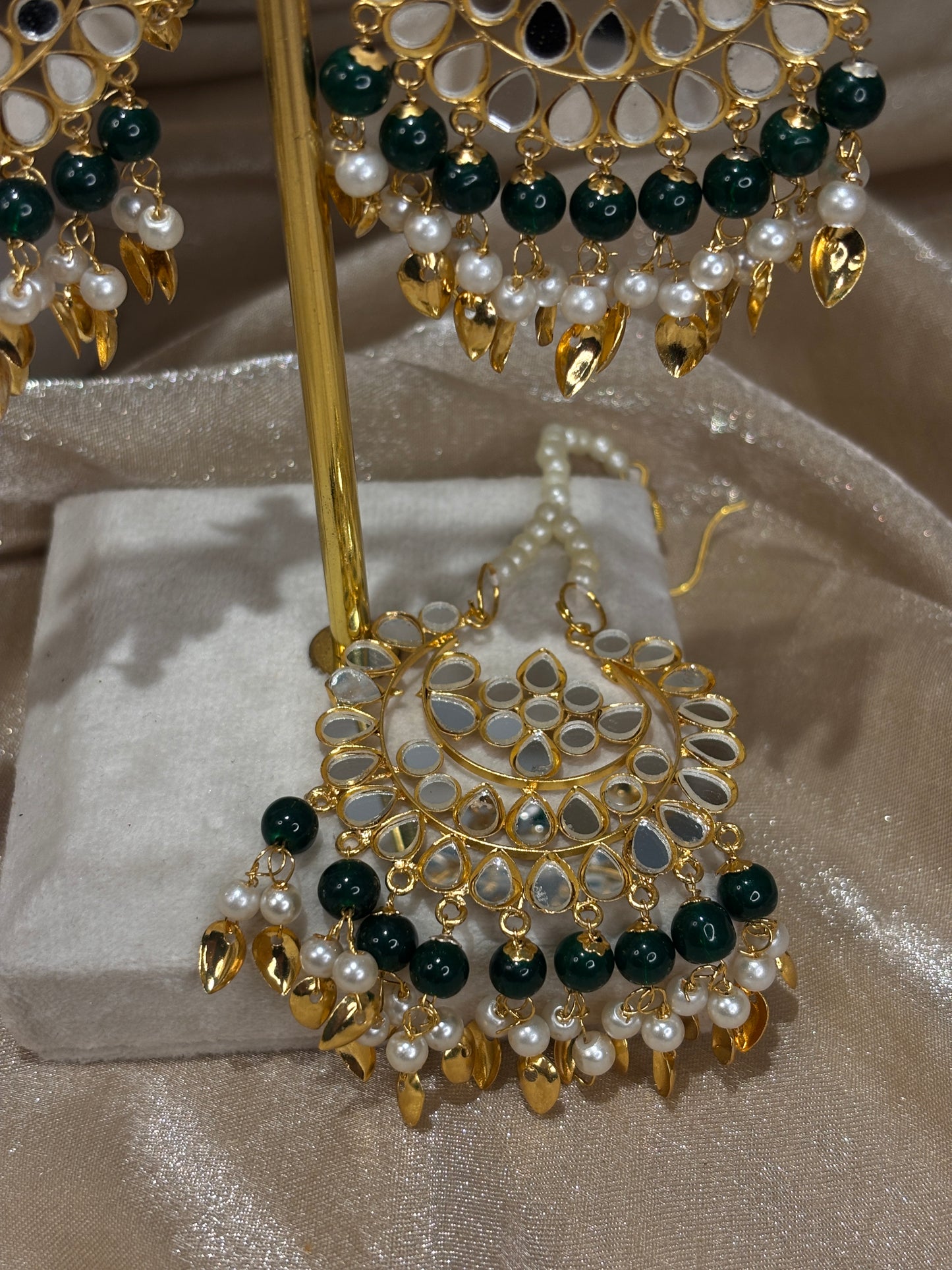 Emerald green mirror work choker set