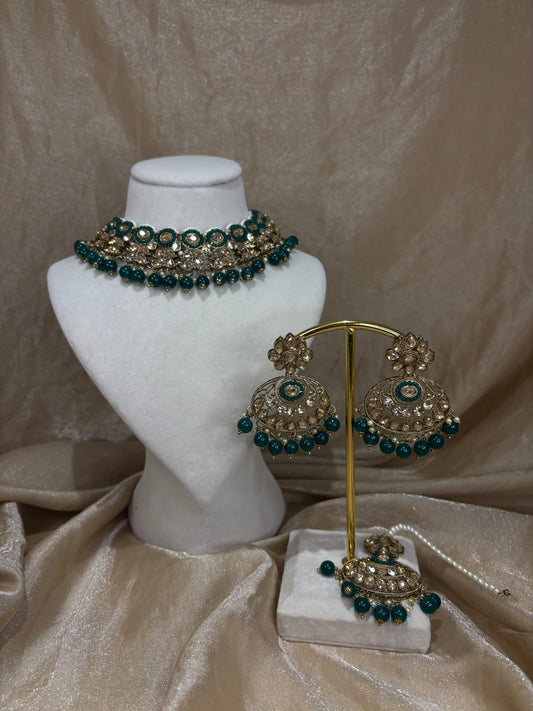 Emearld green necklace set