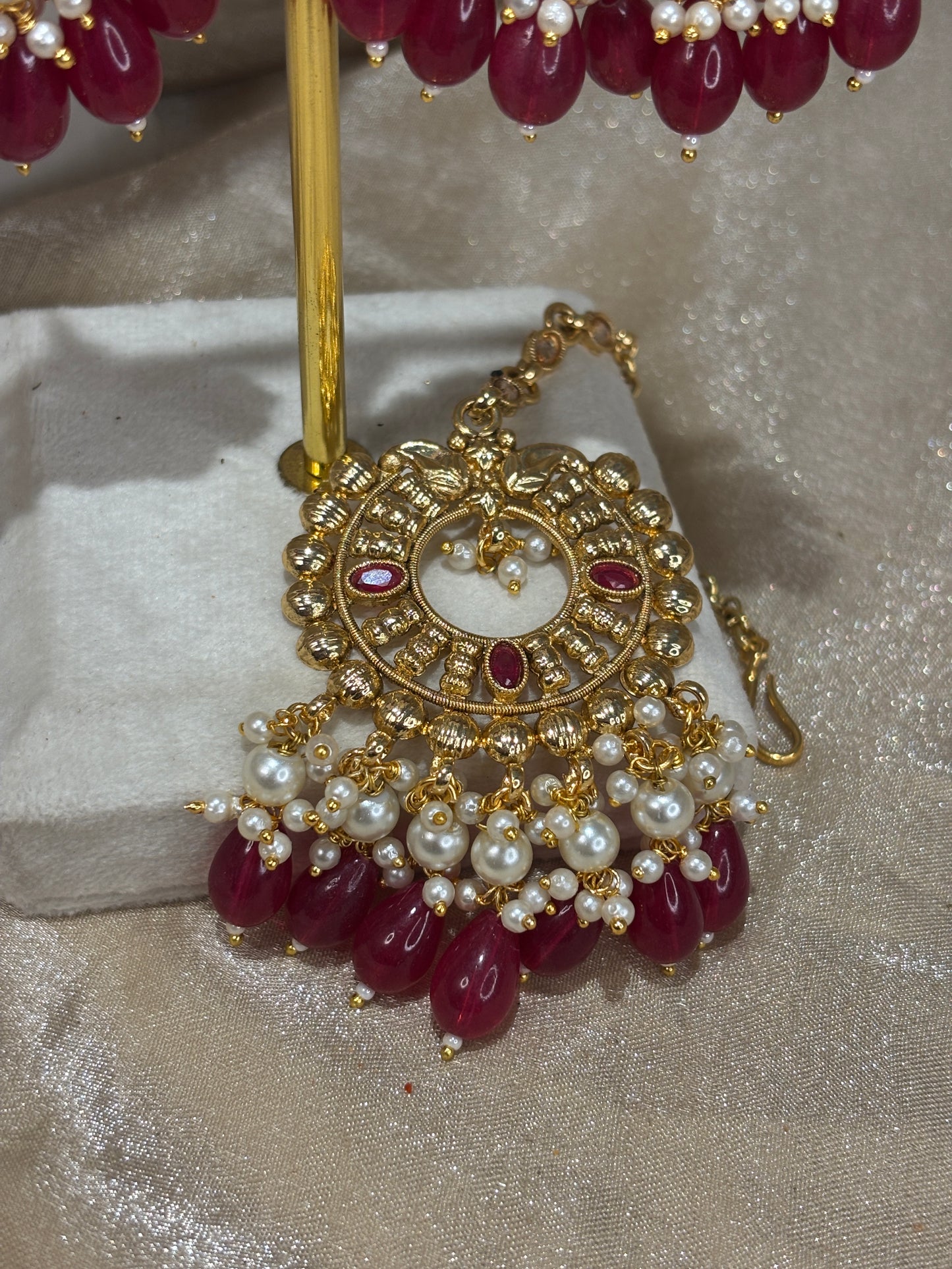 Maroon antique gold necklace set
