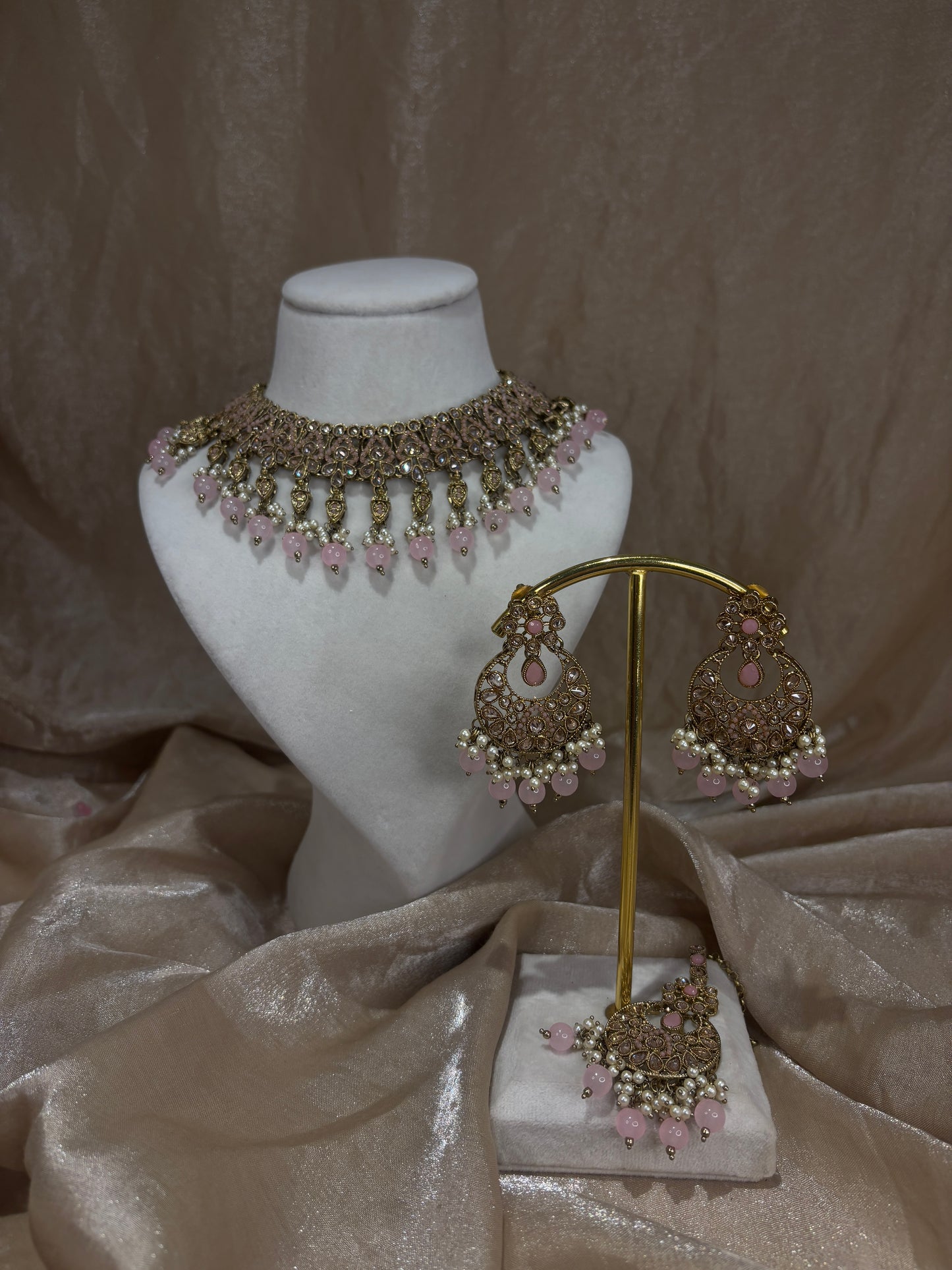Baby pink necklace set