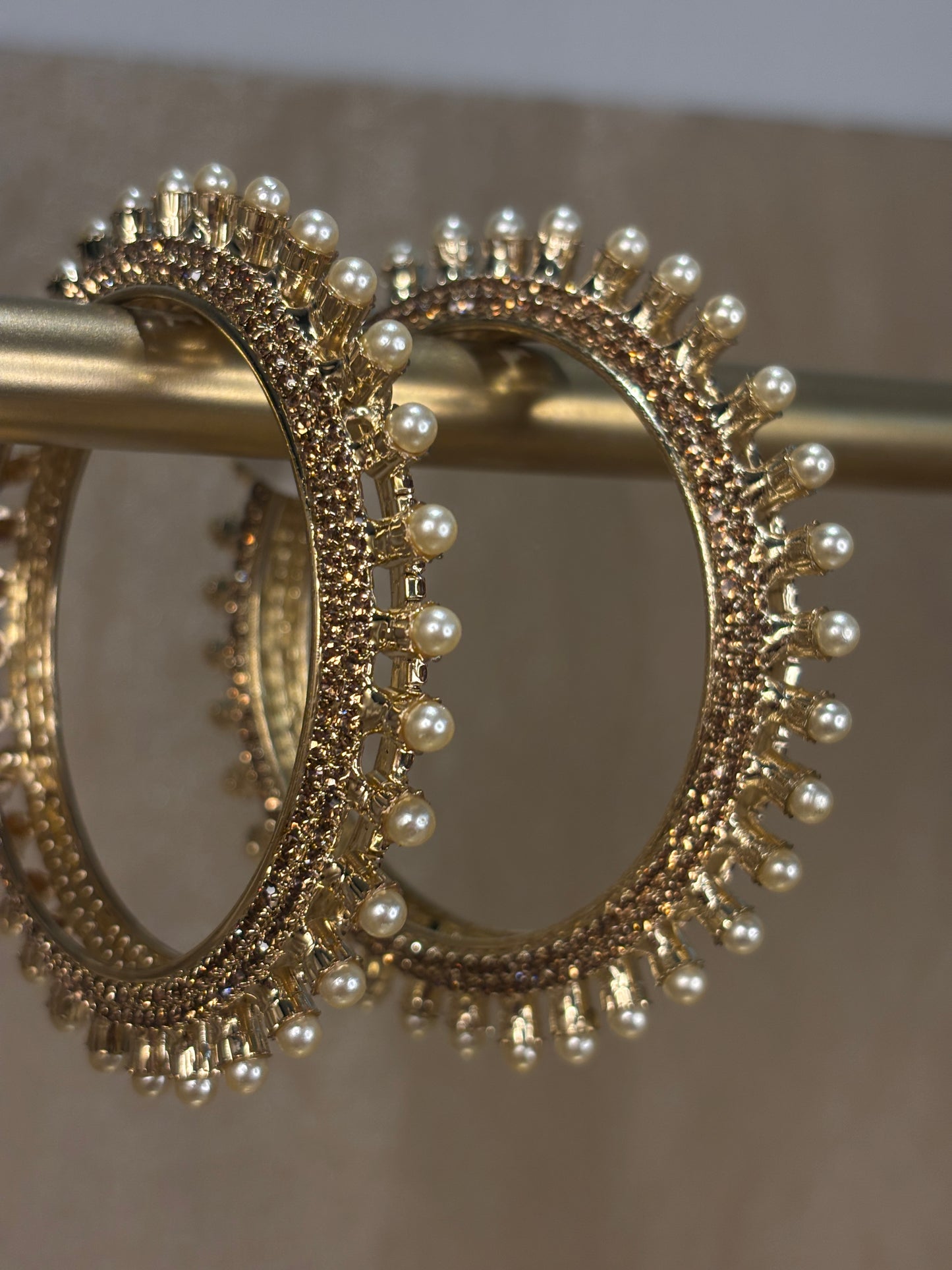 Yellow gold pearl kare