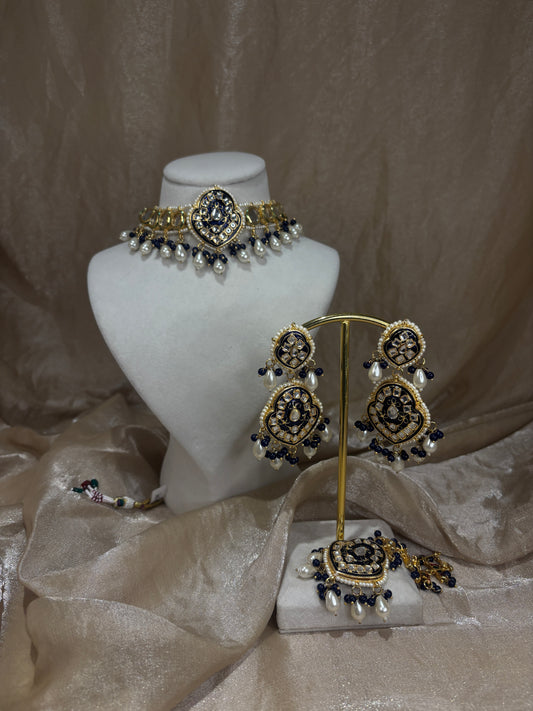 Black kundan choker set
