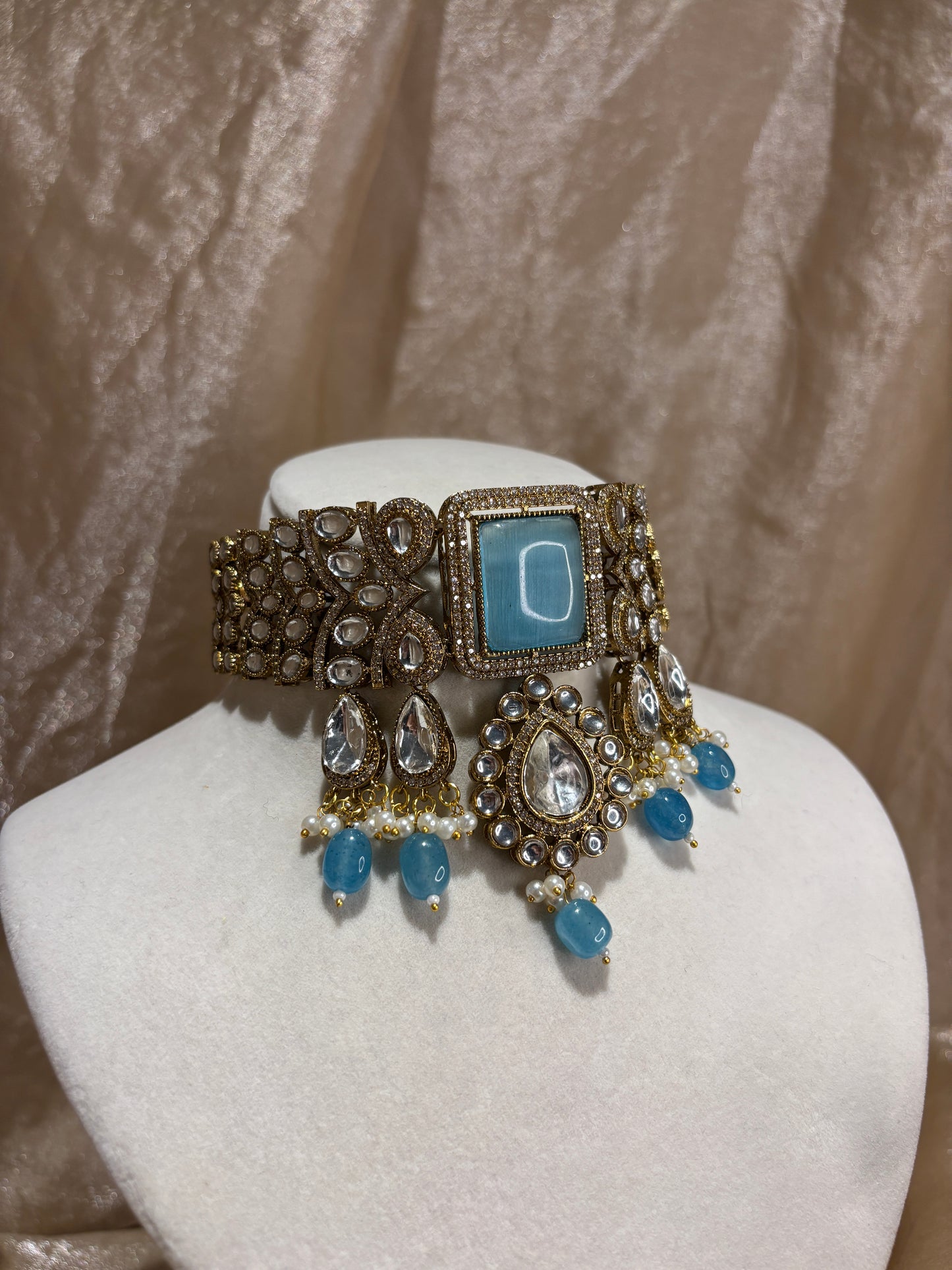 Sky blue choker set