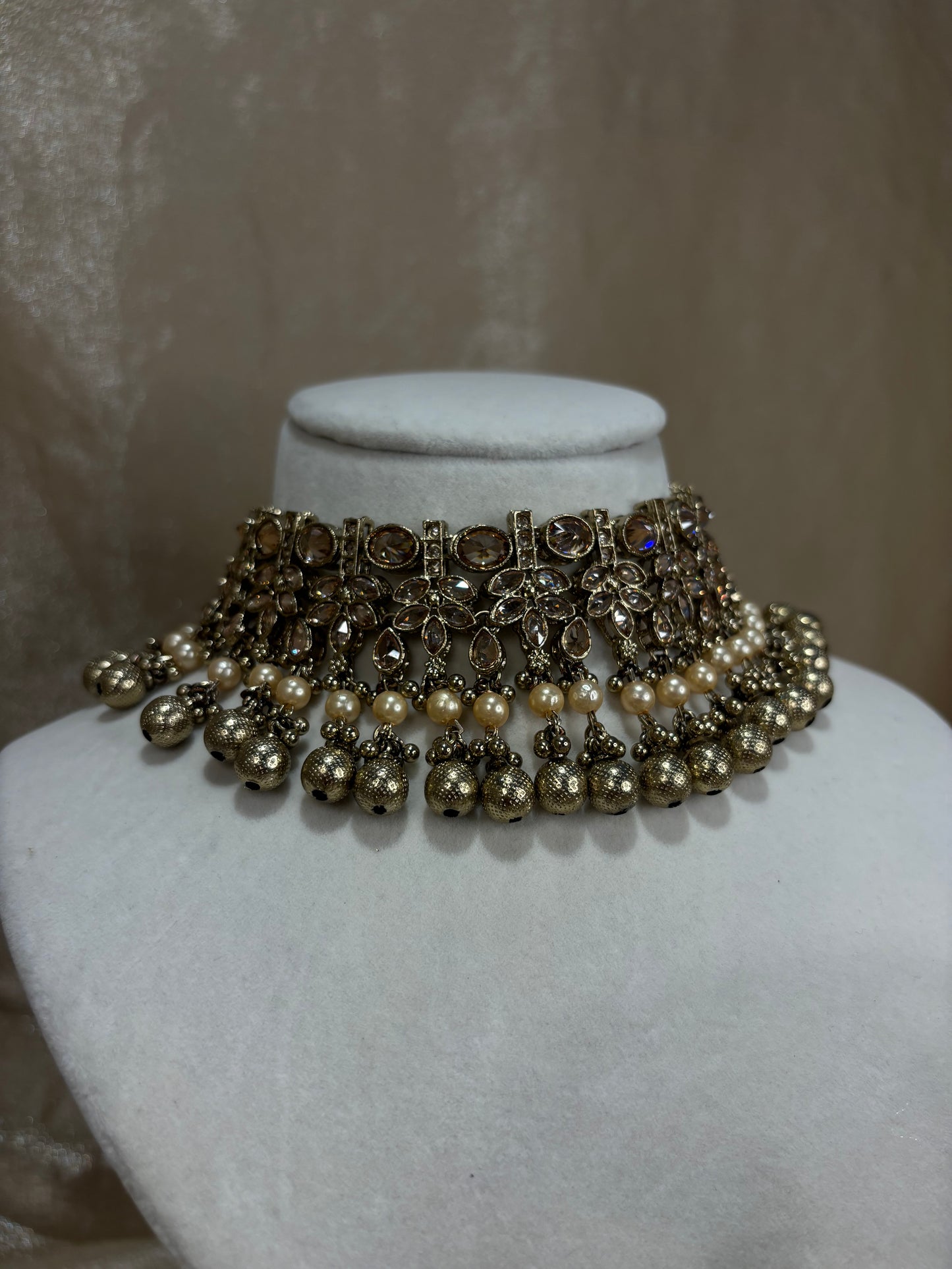 Gold choker set