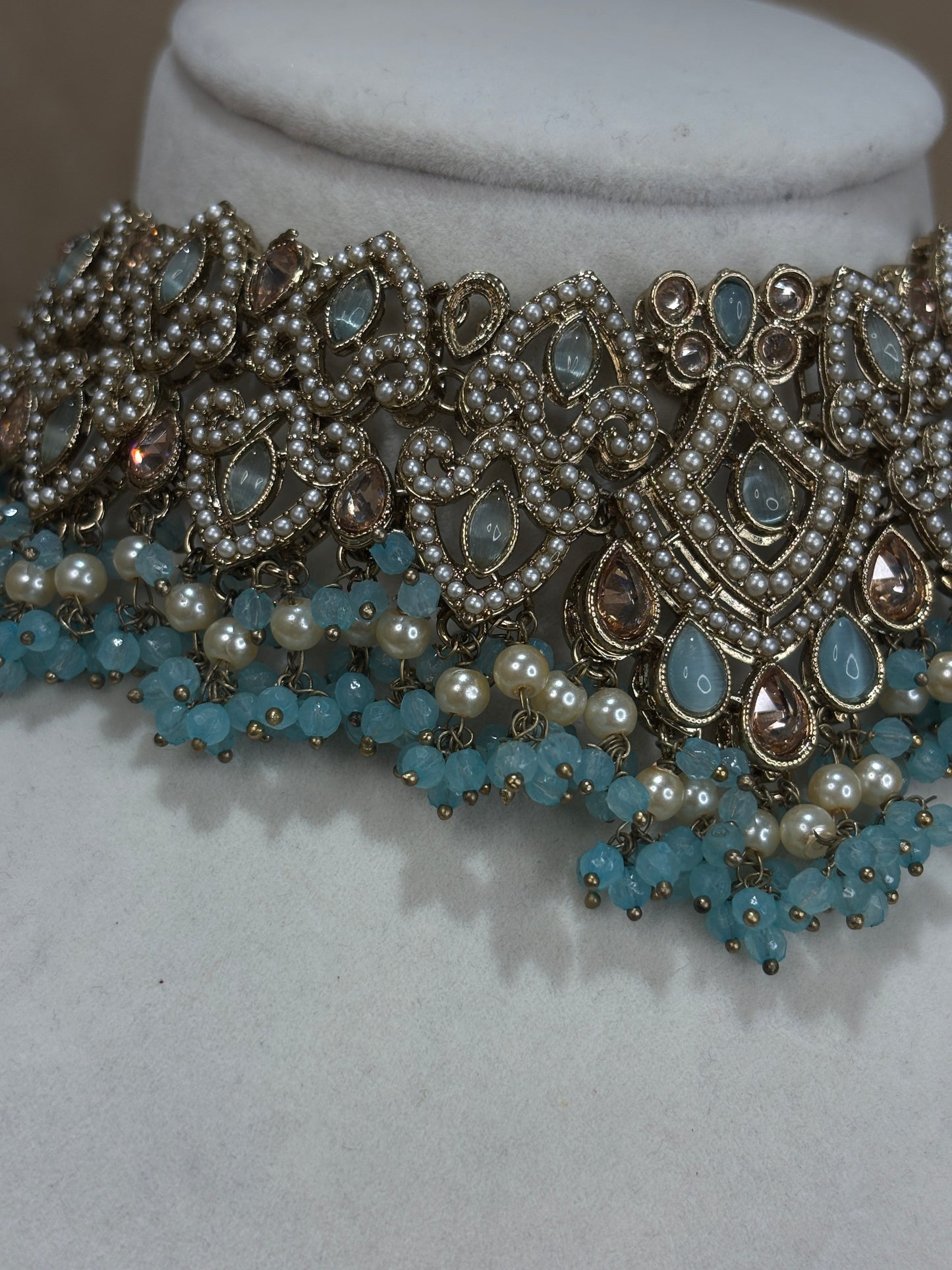 Heavy light blue choker set
