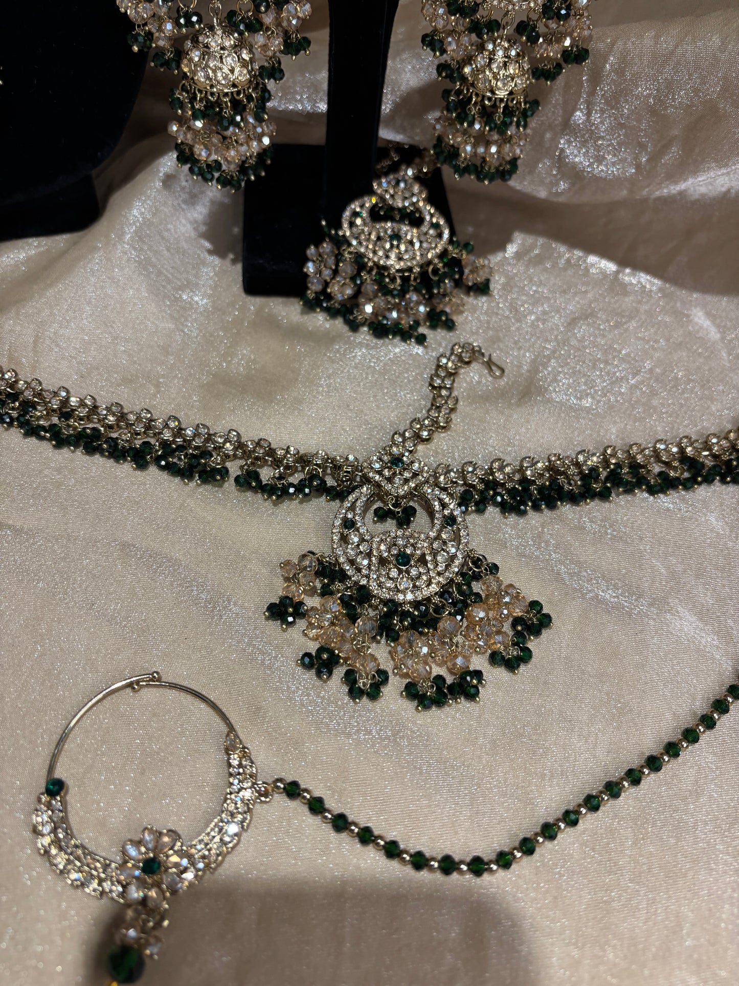 Heavy emerald green set