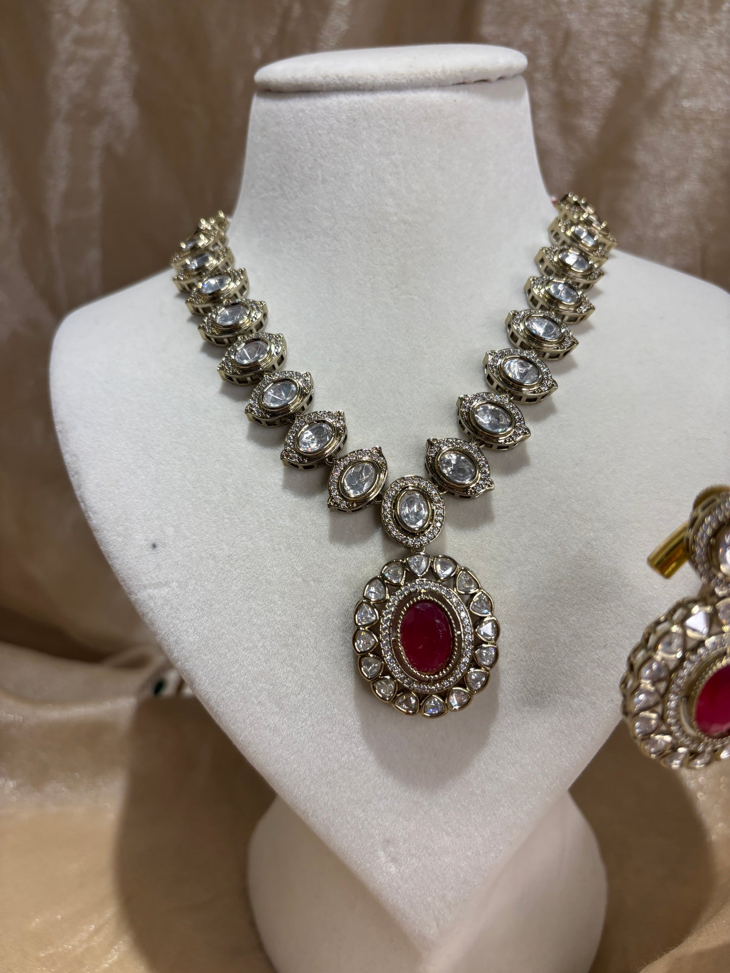 Red necklace set