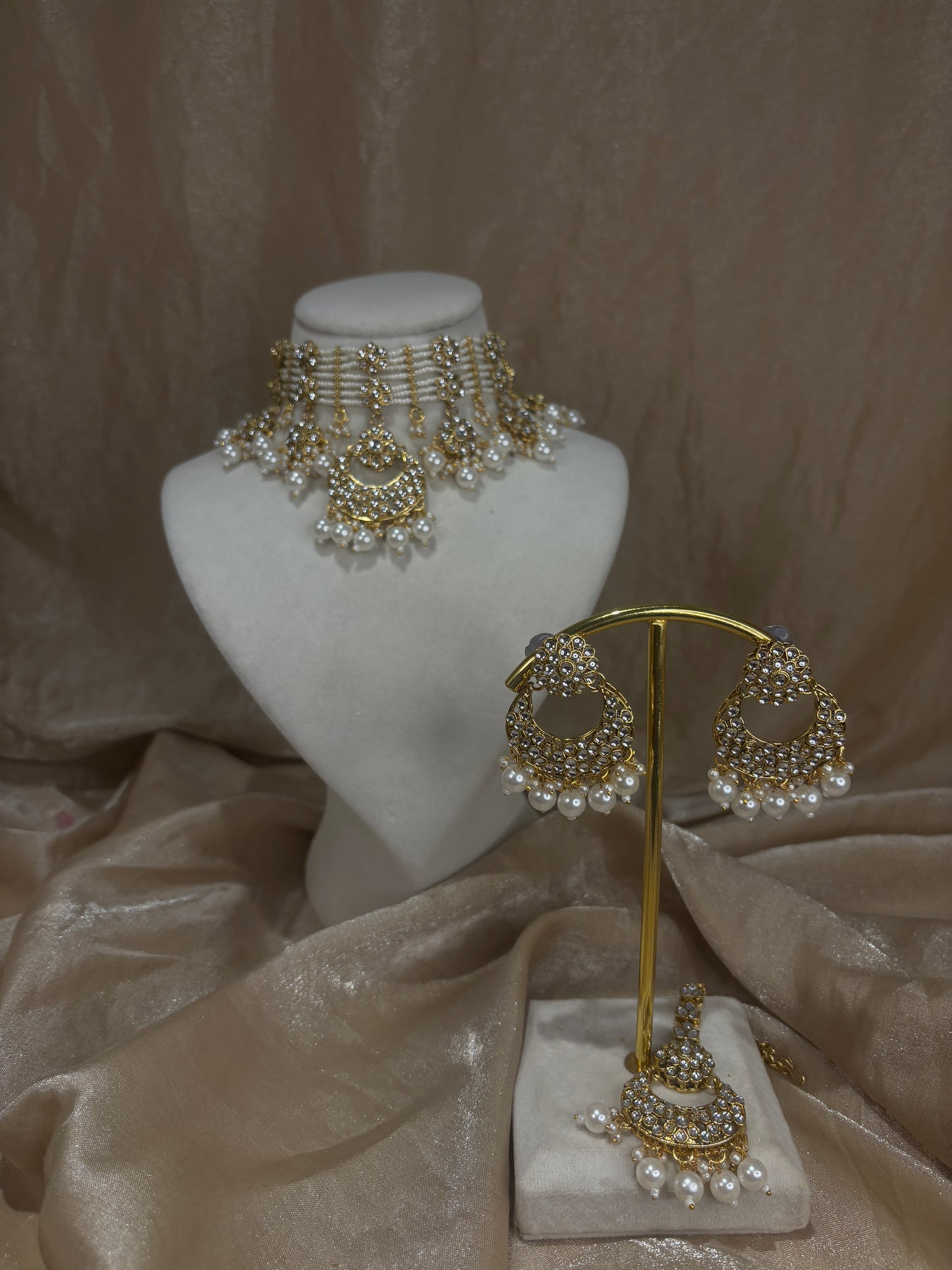 Gold choker set