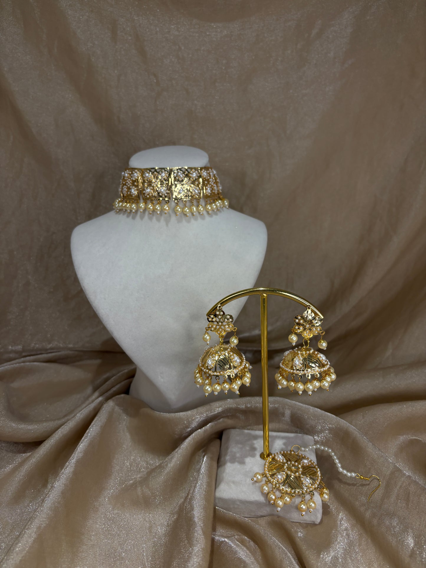 Gold jadau choker set