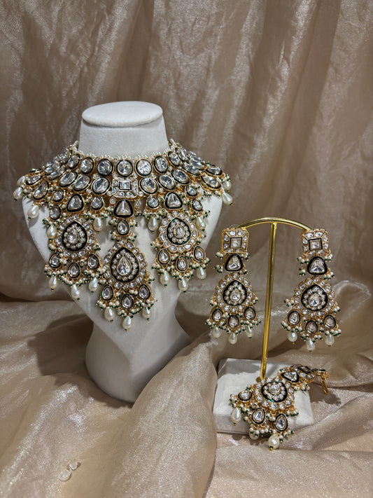 Heavy gold choker set