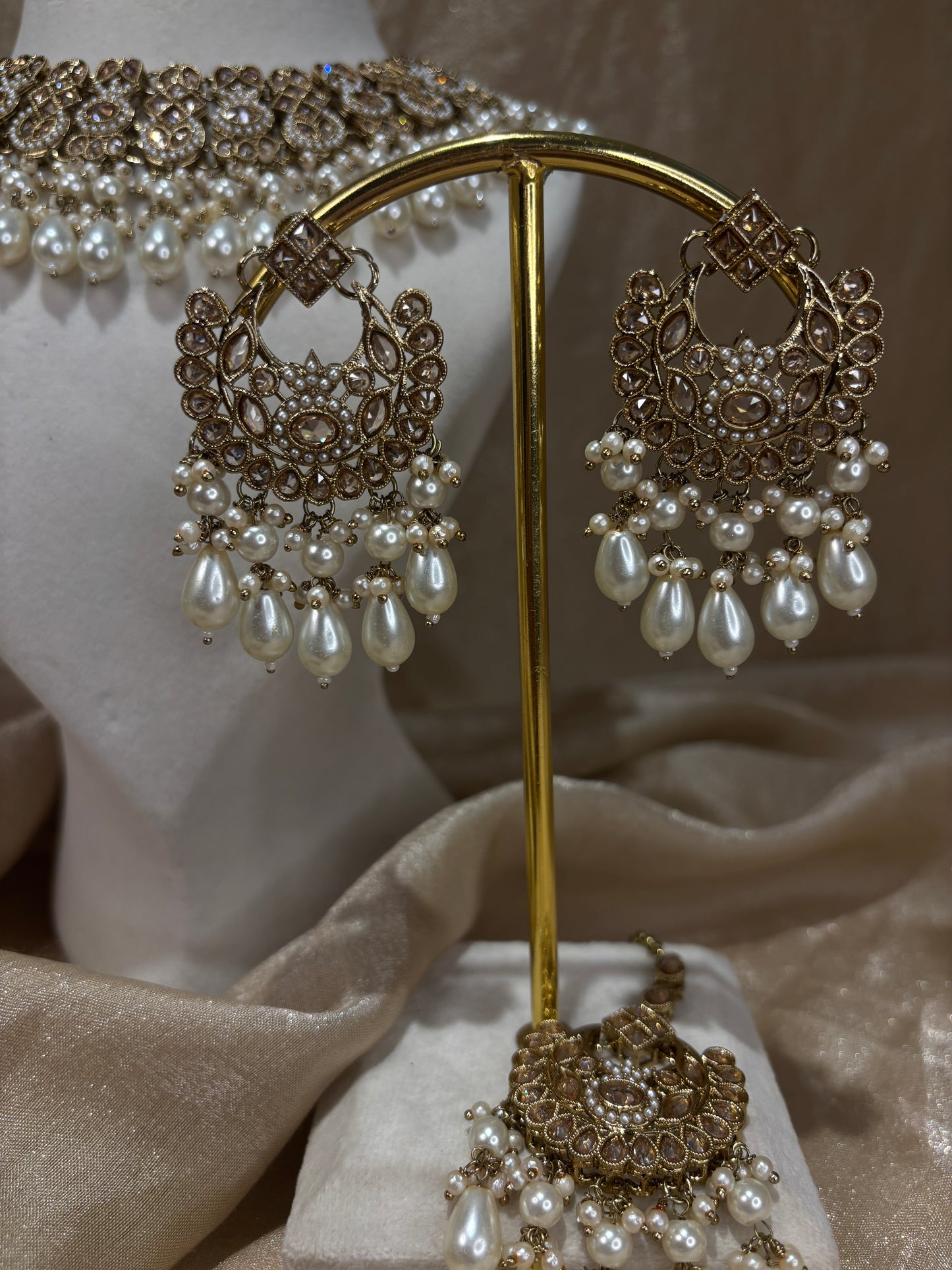 Gold choker set