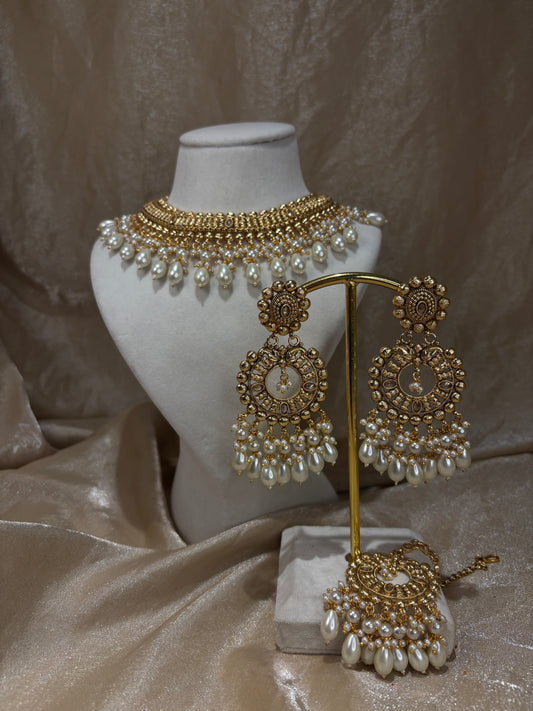White antique gold necklace set